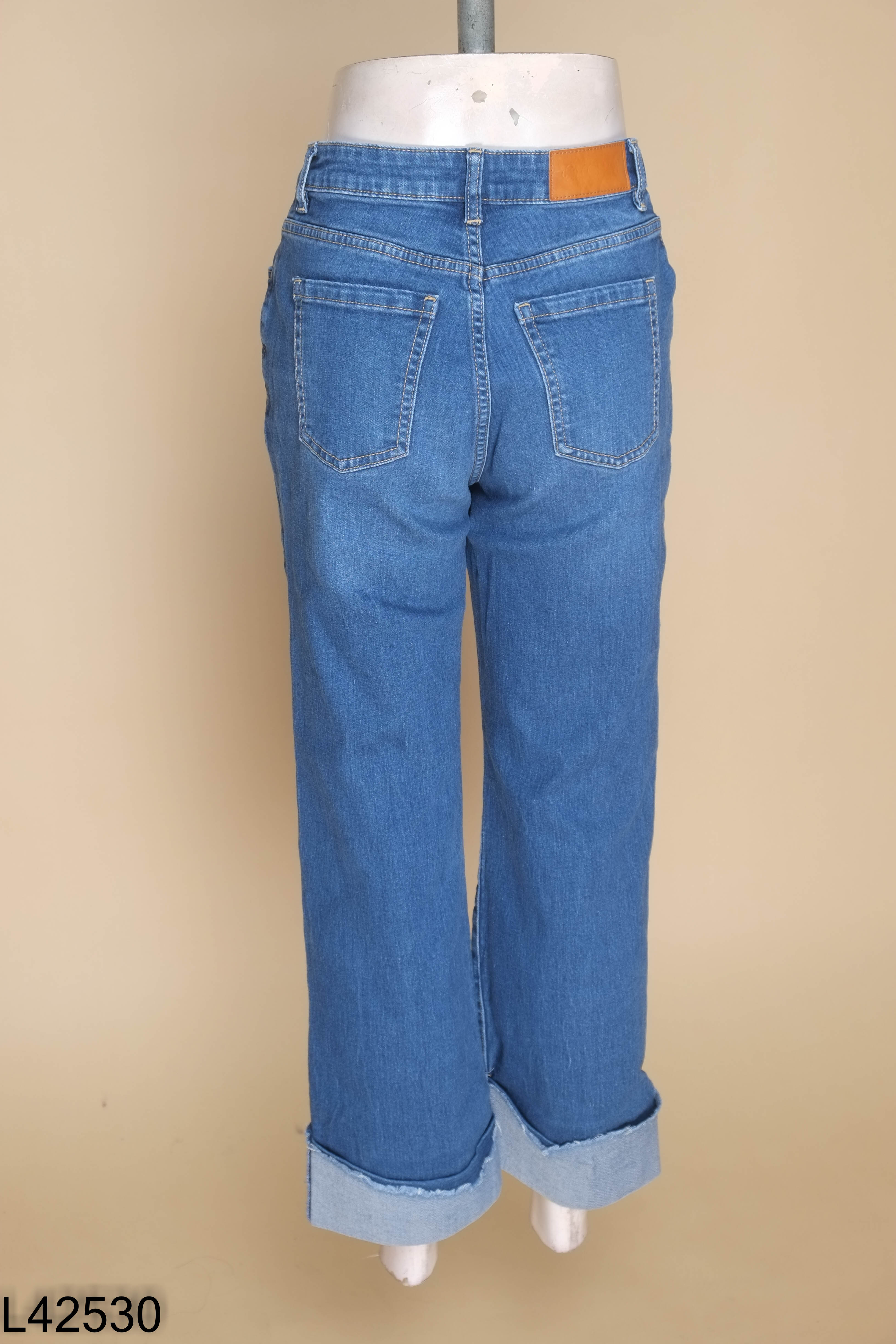 Quần jeans CCHAT xanh suông