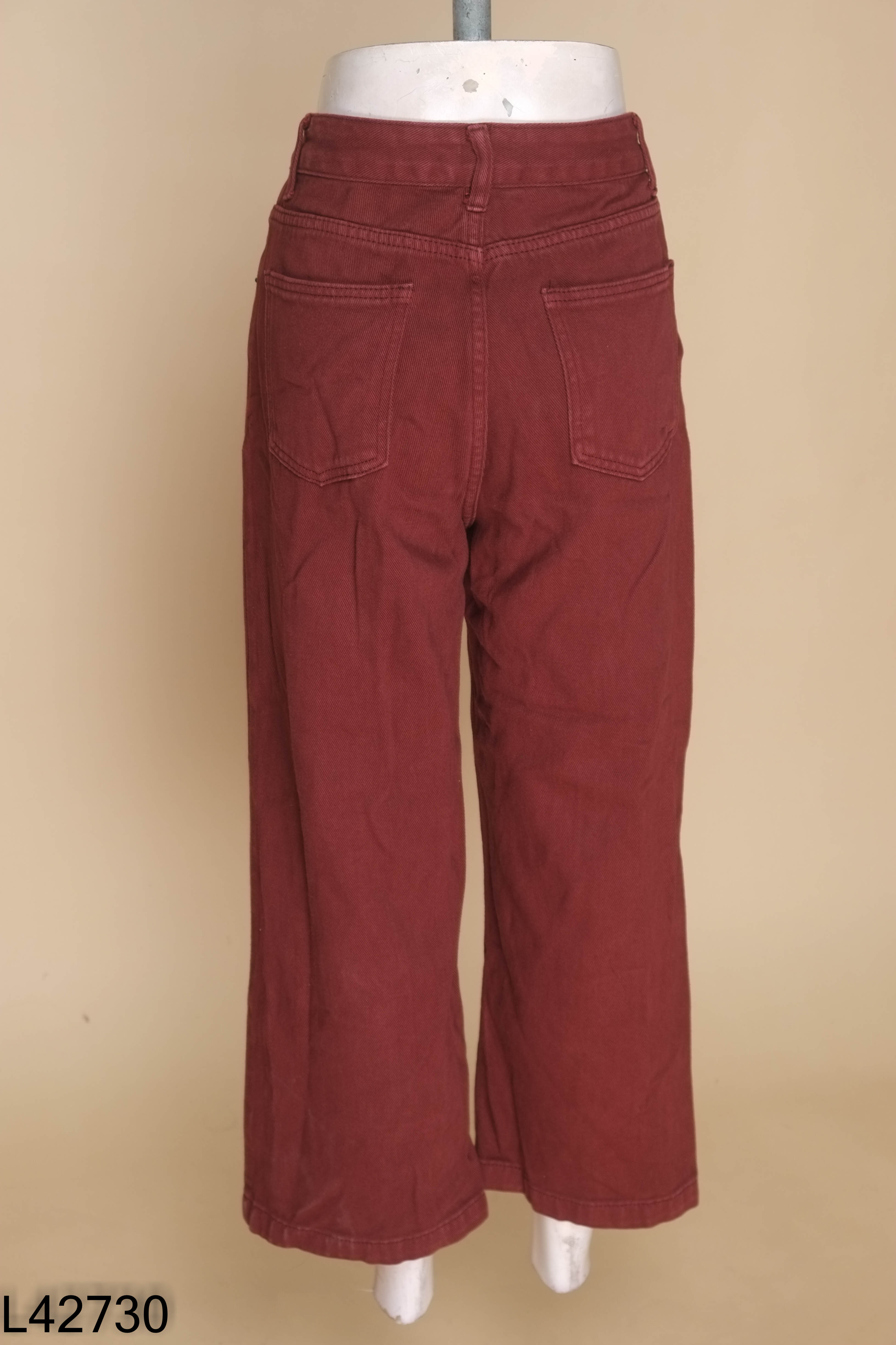 Quần jeans đỏ suông