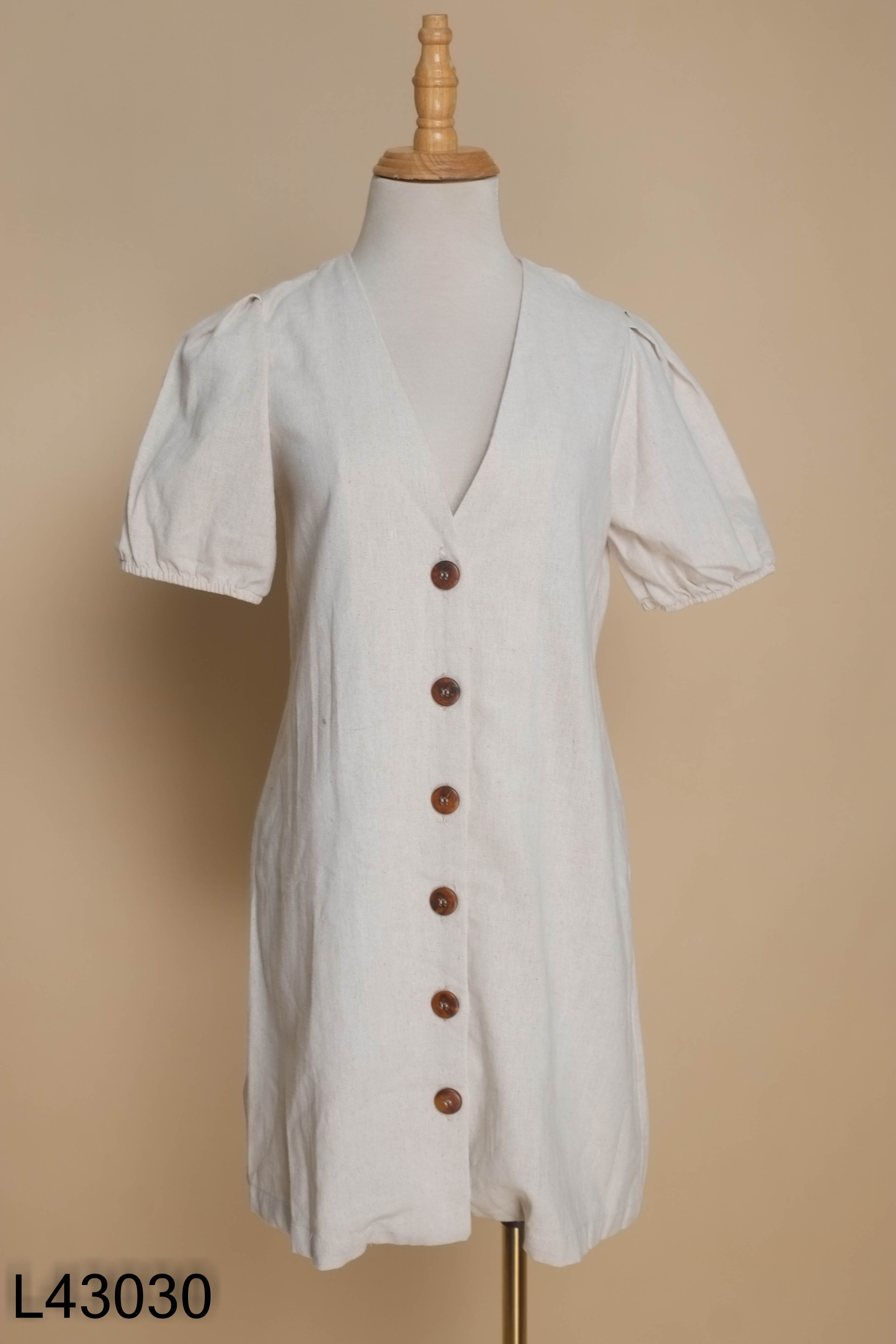 Váy linen be phối cúc