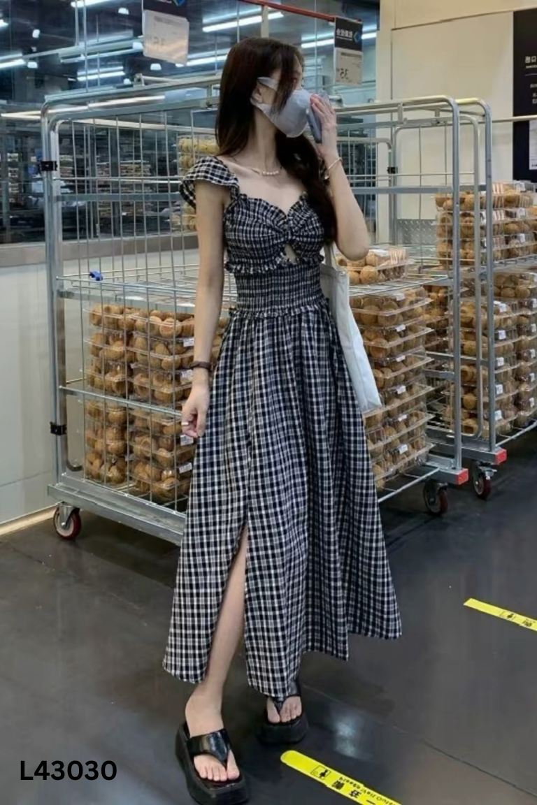 Váy nâu kẻ caro chun ngực