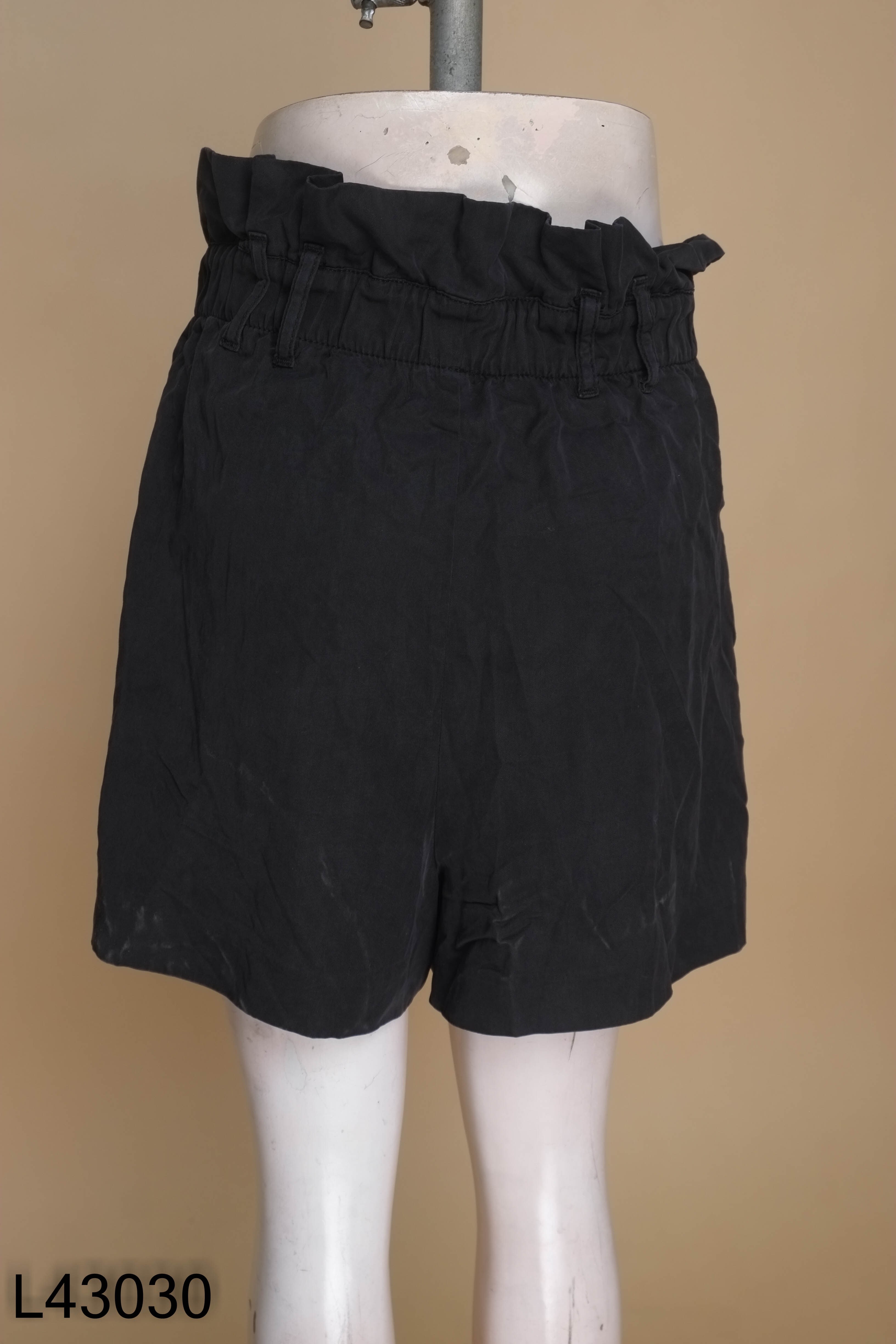 Quần shorts ZARA đen cạp bèo