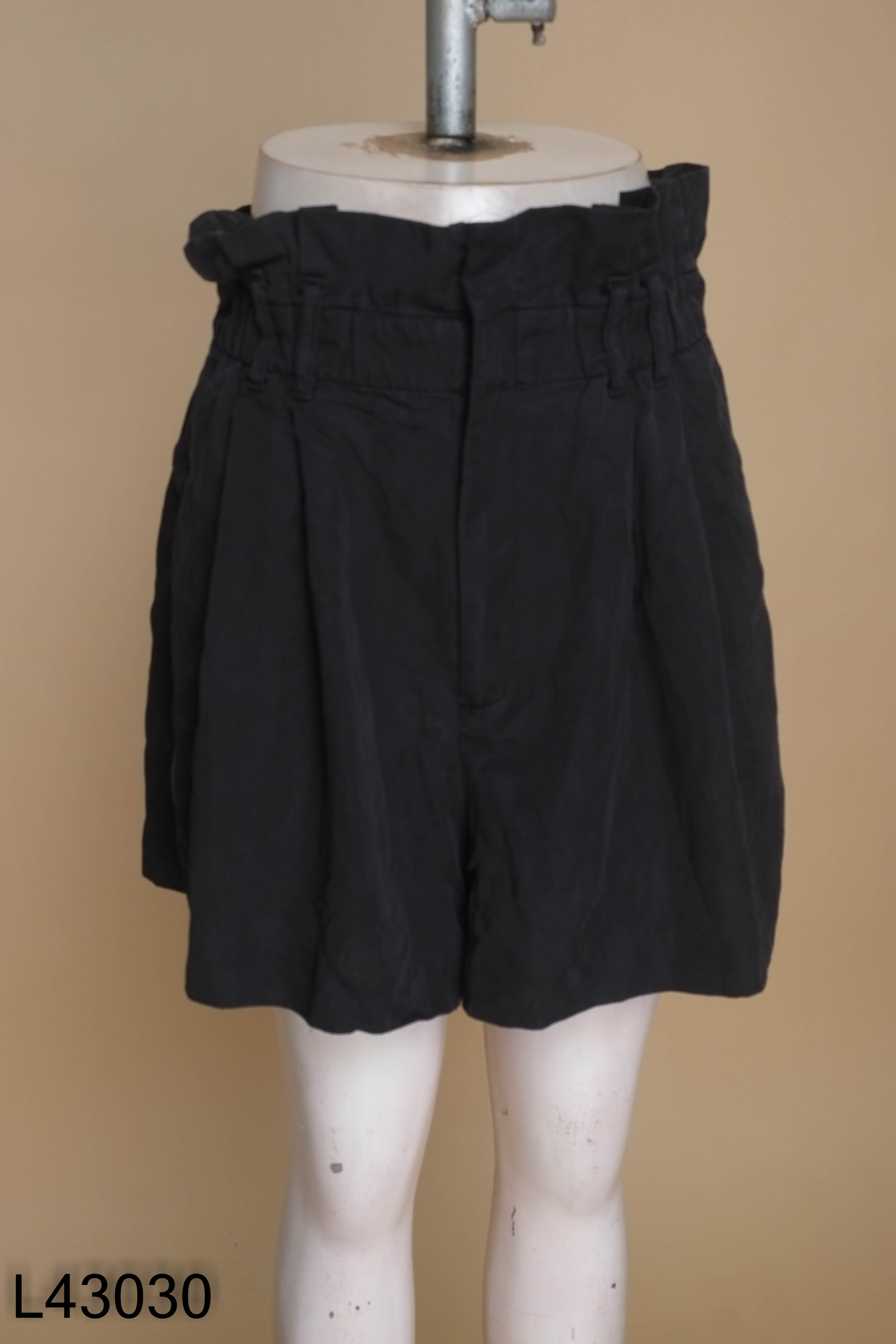 Quần shorts ZARA đen cạp bèo