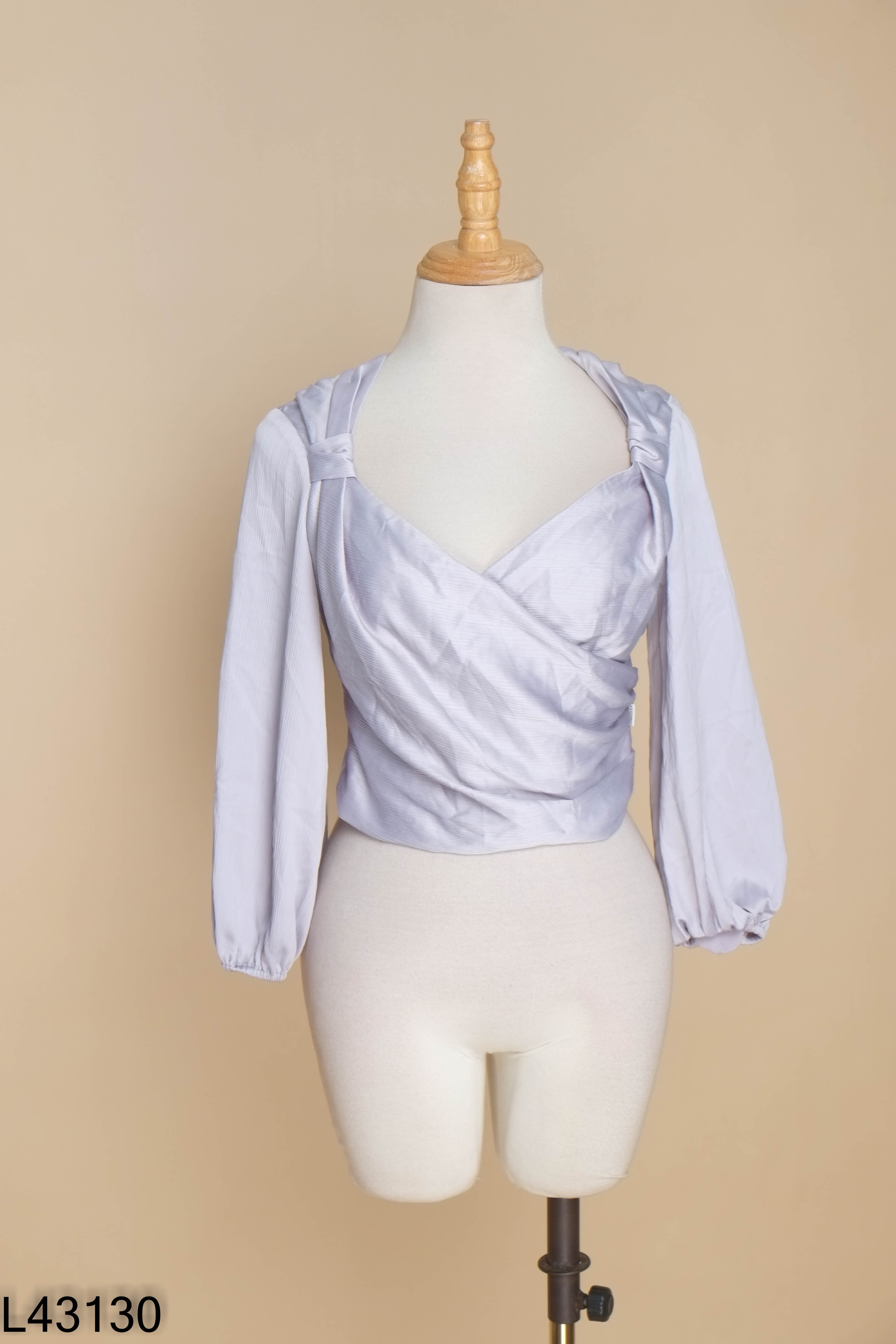 Áo D.CHIC xám cổ chéo