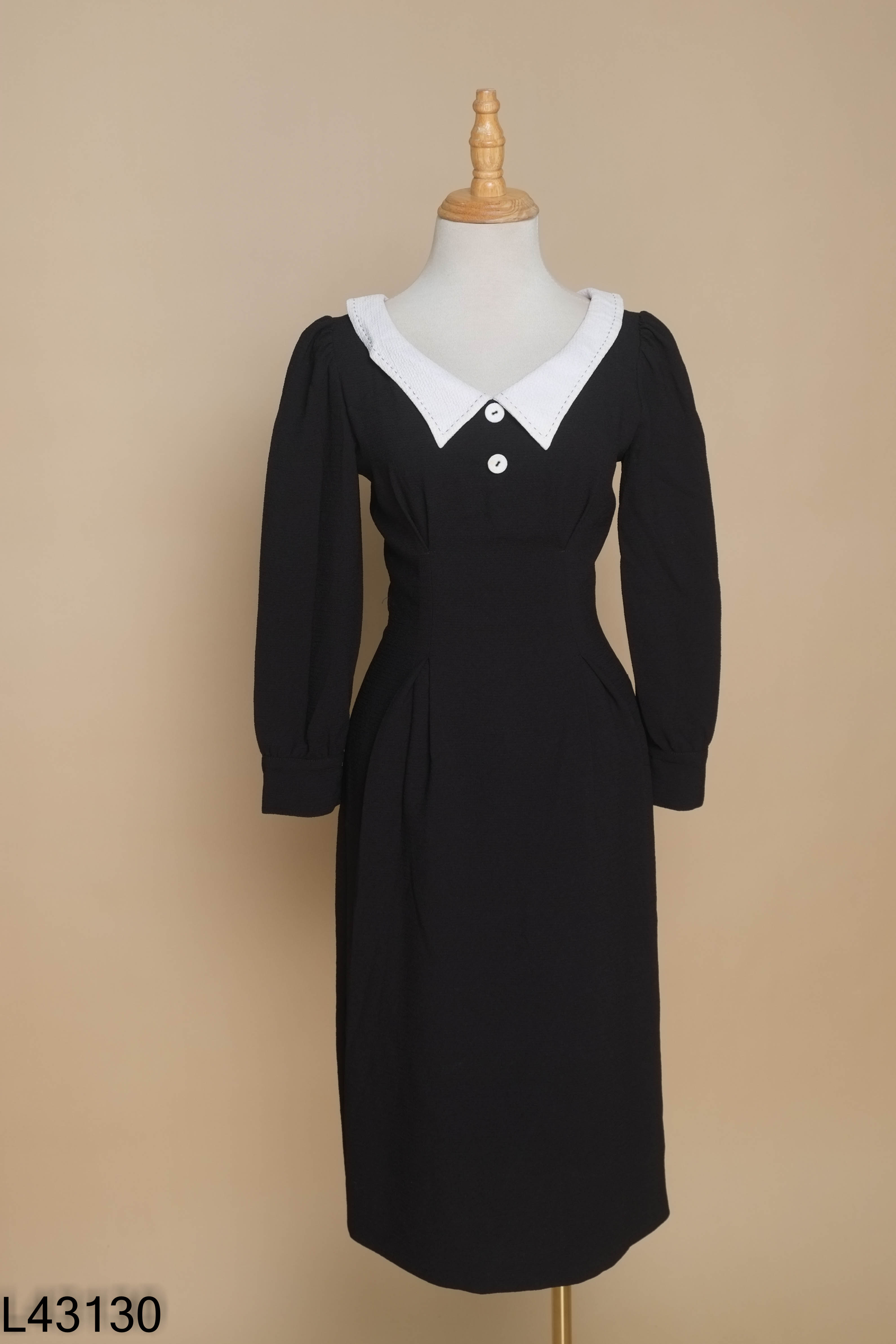 Váy D.CHIC đen cổ trắng