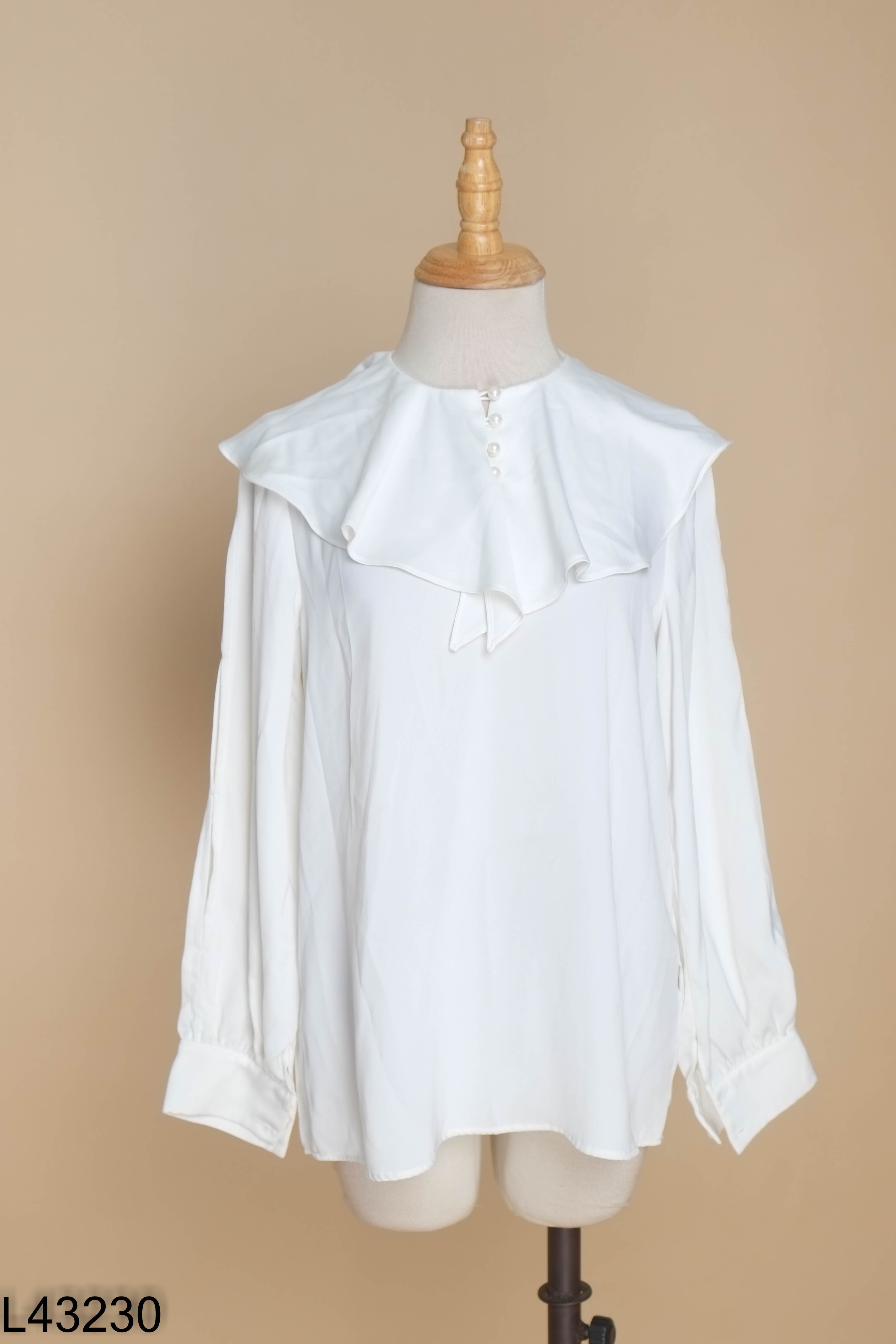 Áo CHARME STORE trắng phối bèo