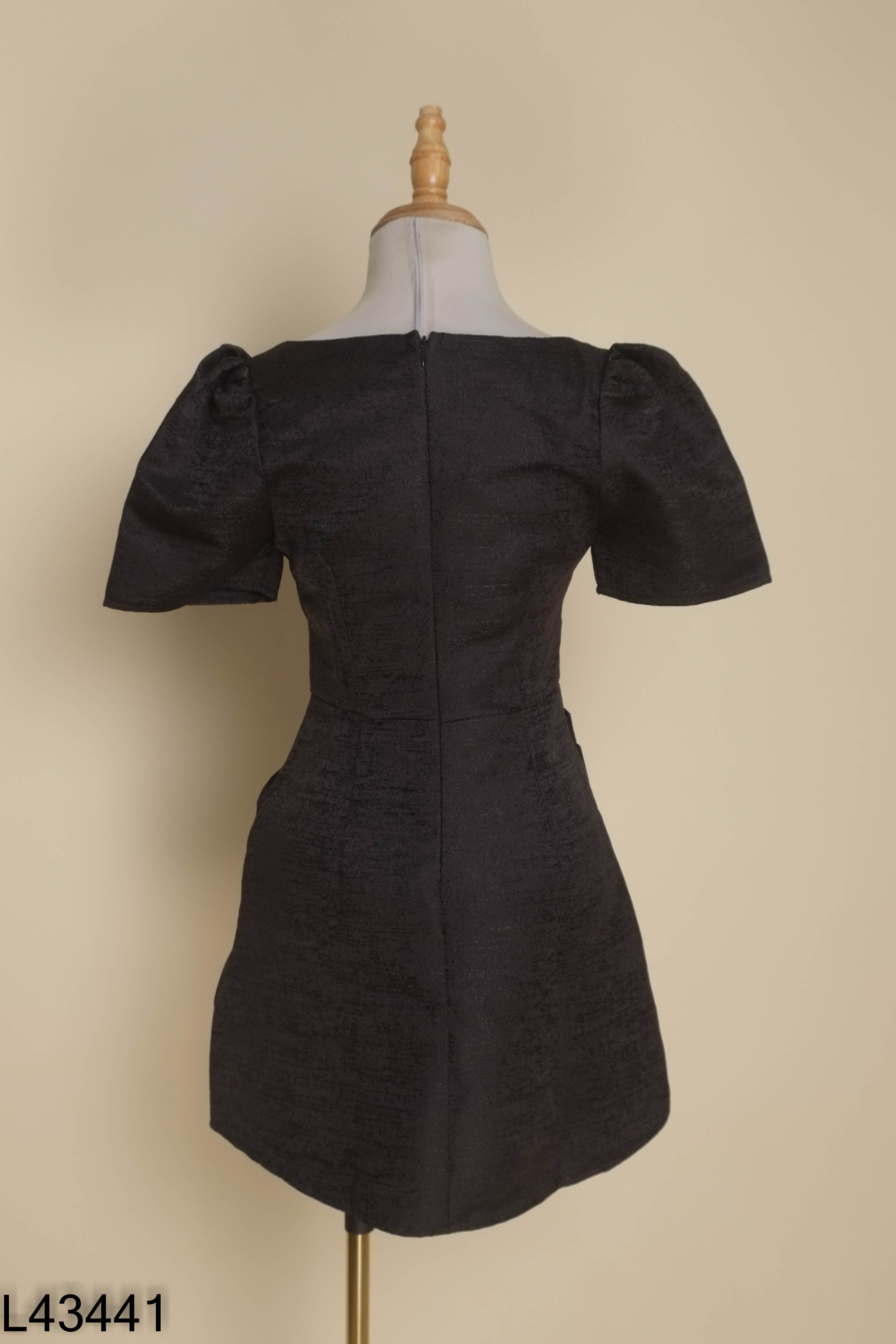 NEWTAG Váy tweed đen gấp ly kiểu