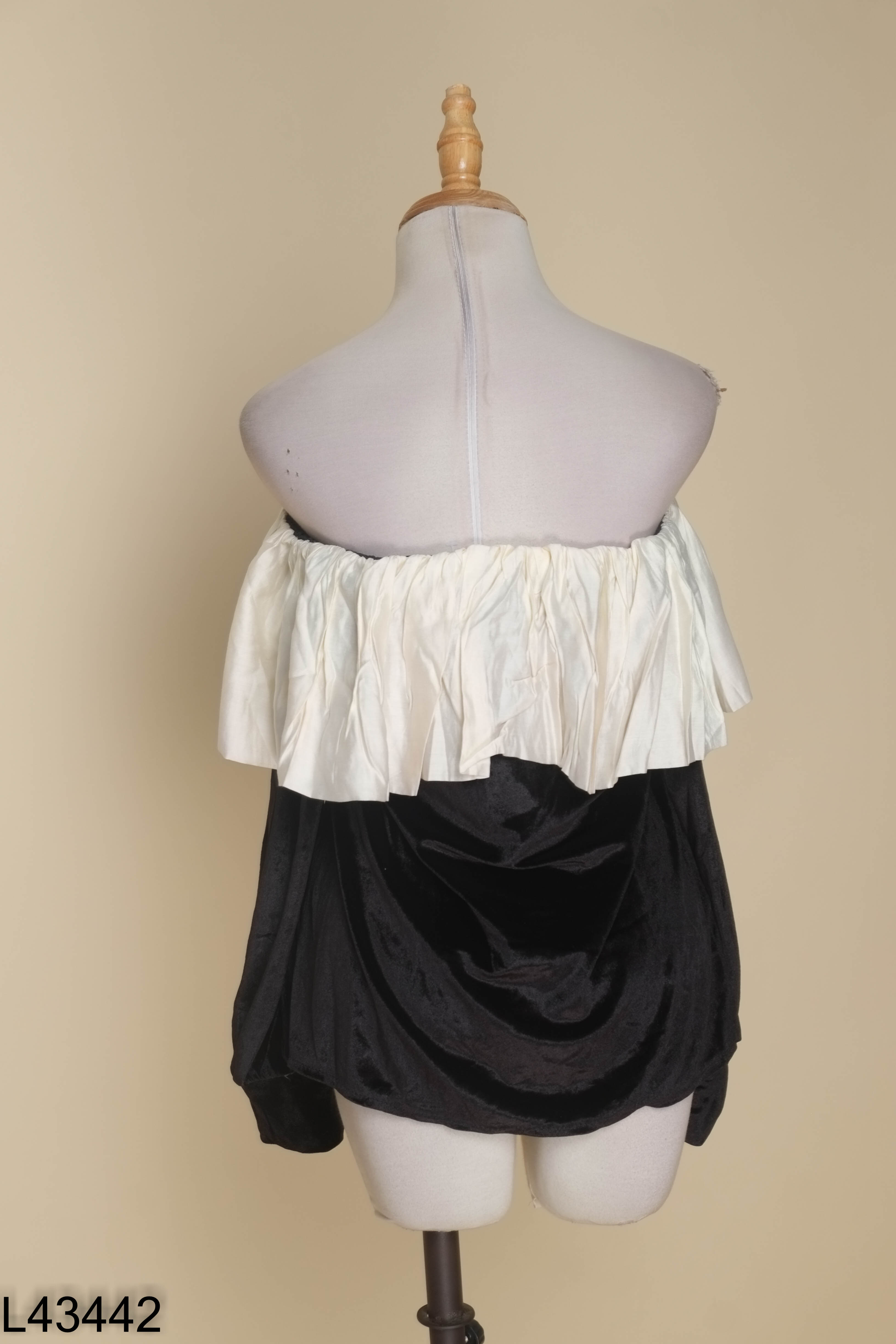 Áo kiểu CA CLOTHING đen trễ vai