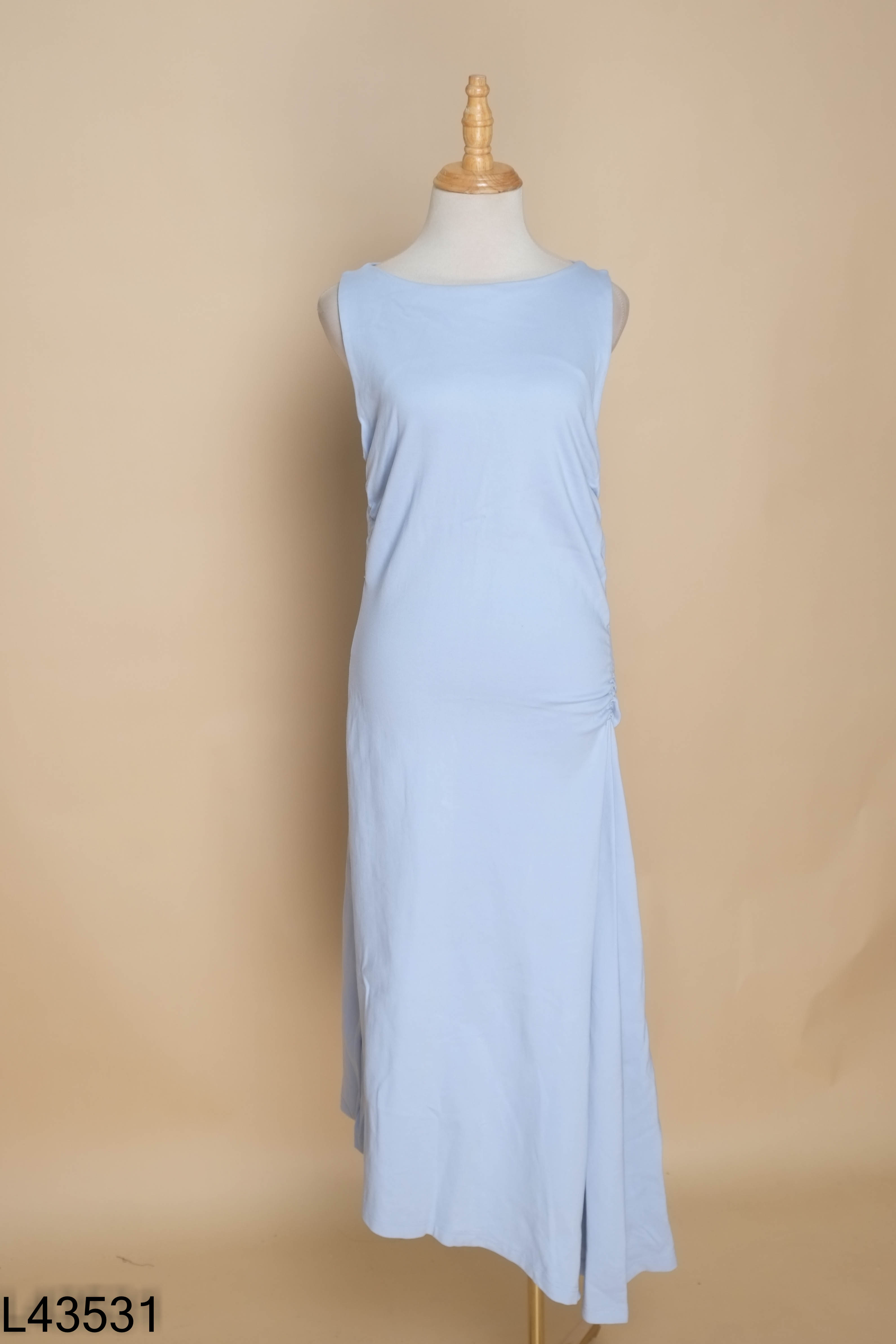 Váy xanh pastel dáng dài