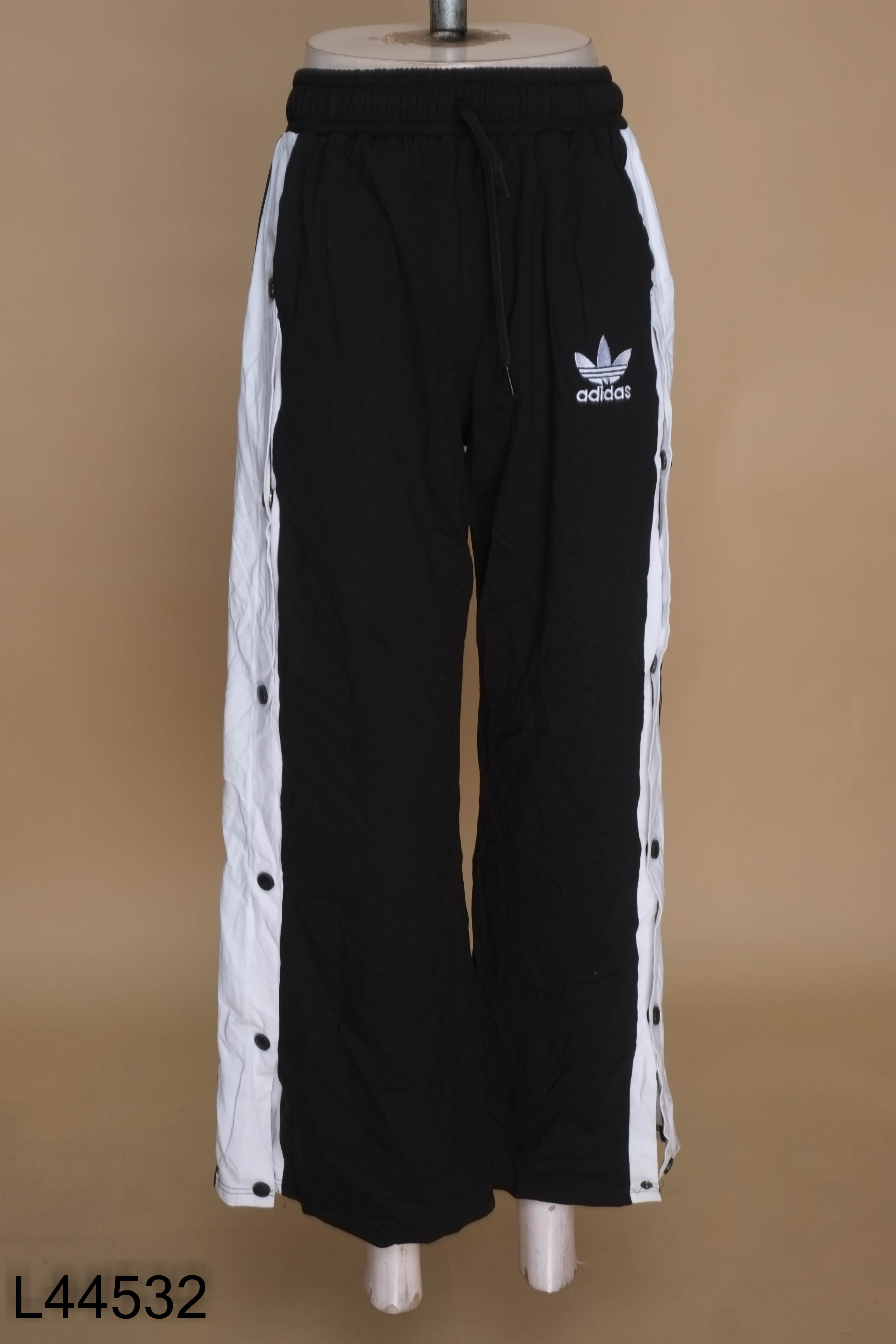 Quần dài đen Adidas suông