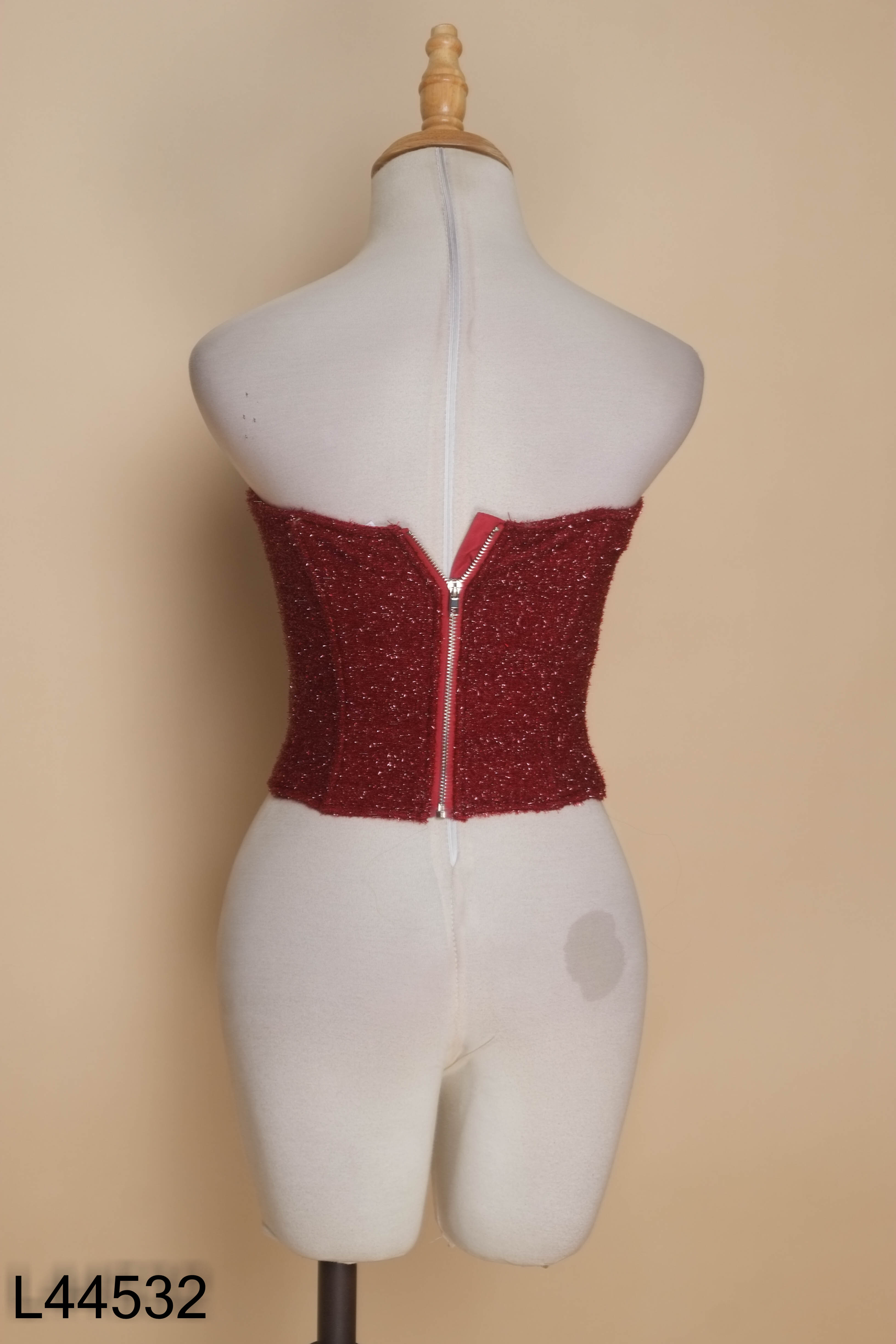 Áo croptop đỏ kim tuyến