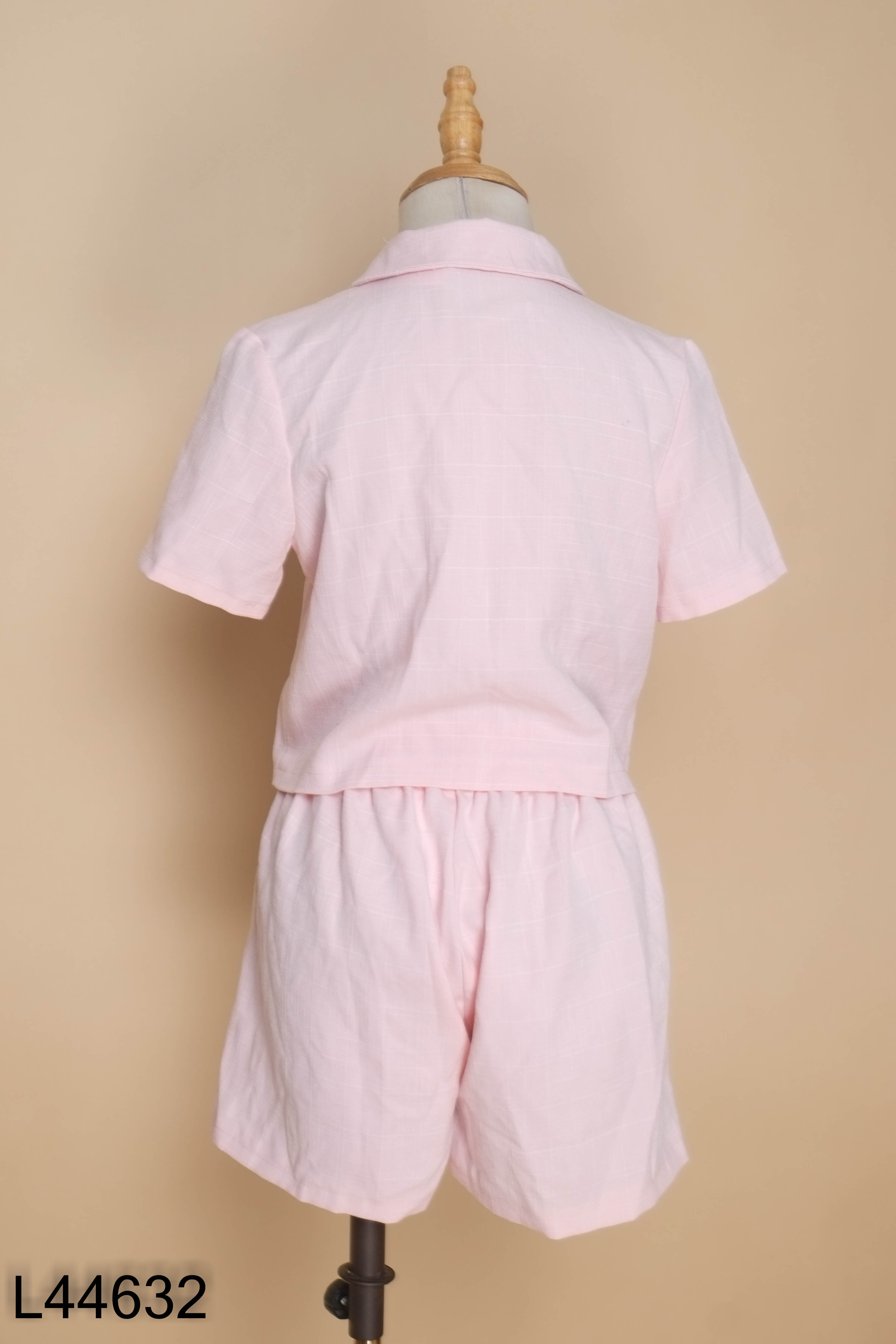 Set Áo hồng phối cúc + quần shorts