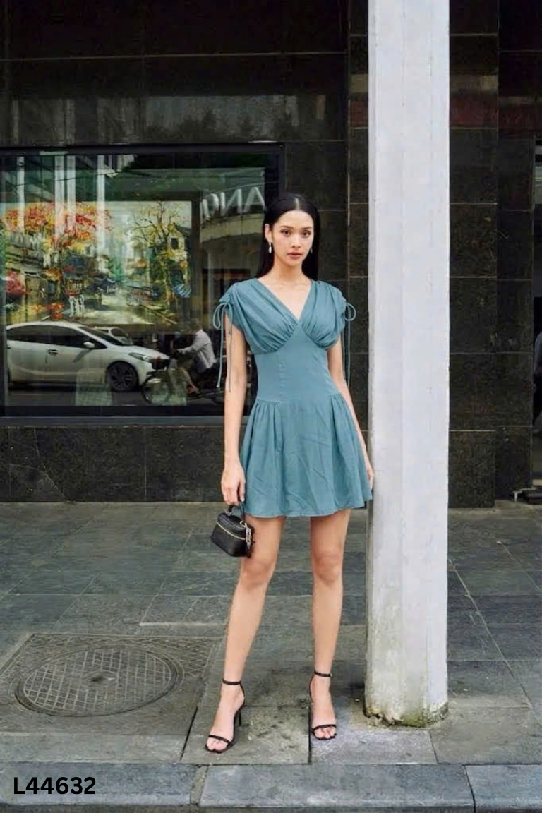 Váy xanh CCHAT cổ V