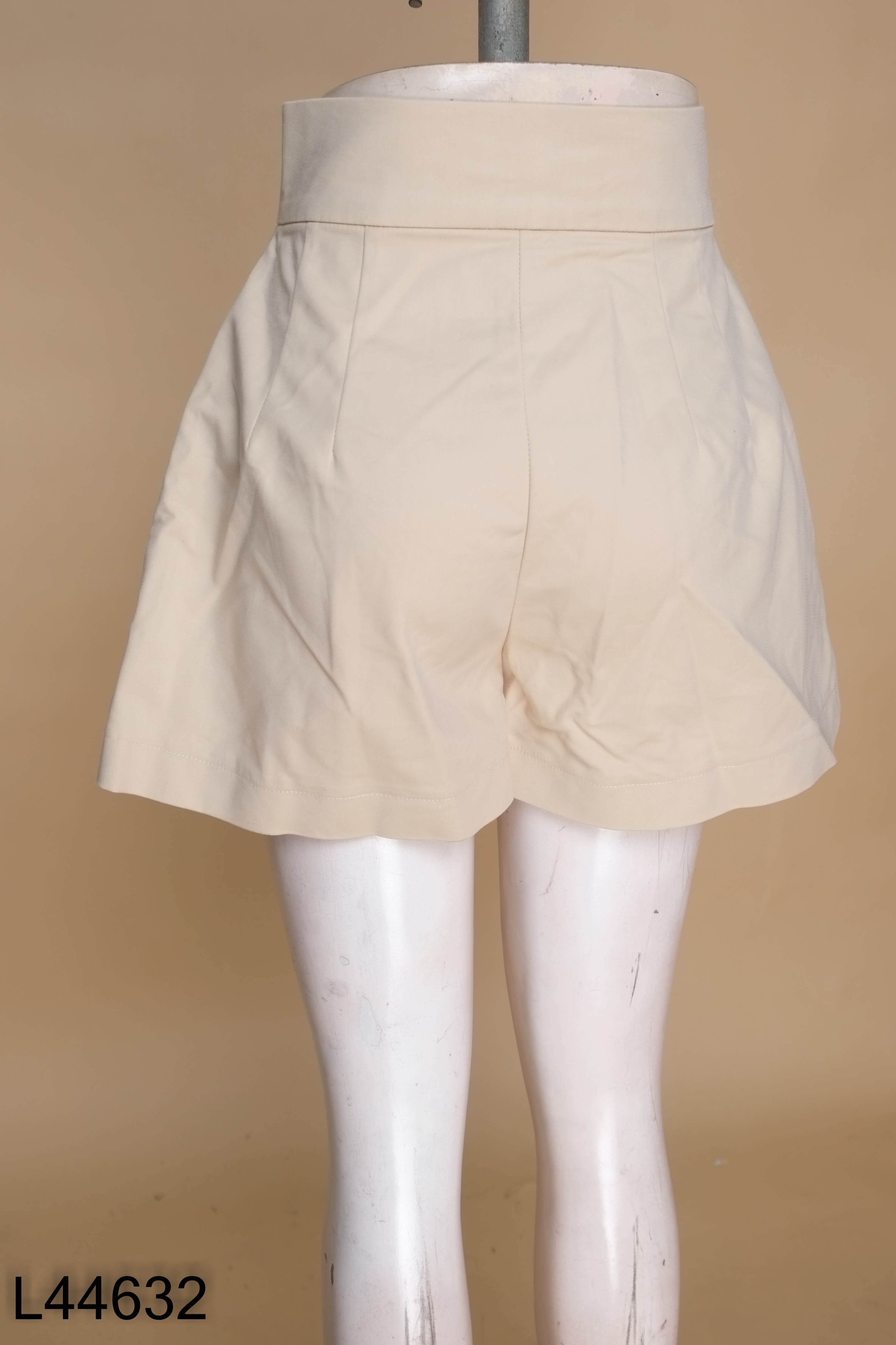 Quần shorts be DAO CONCEPT phối cúc vàng