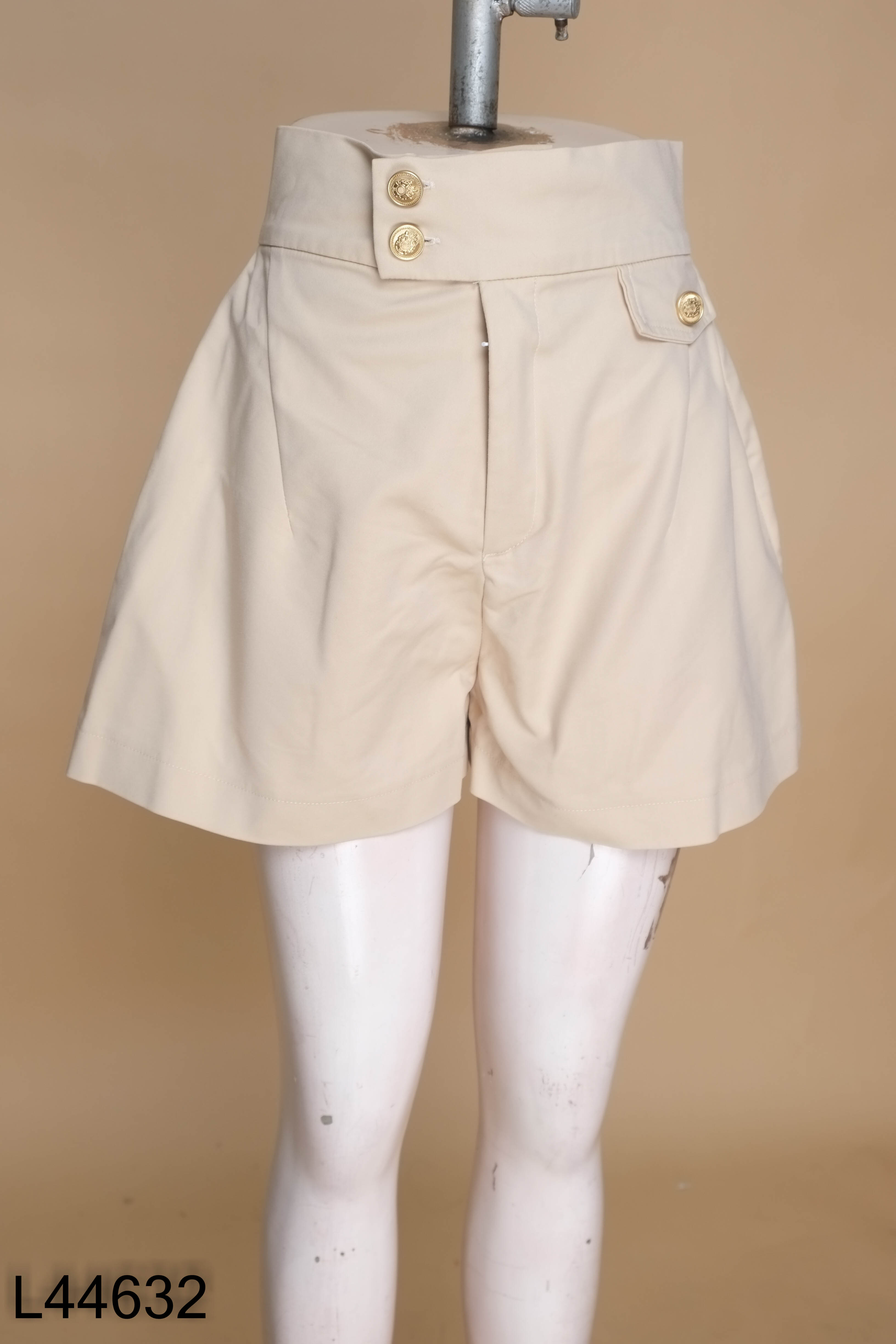Quần shorts be DAO CONCEPT phối cúc vàng