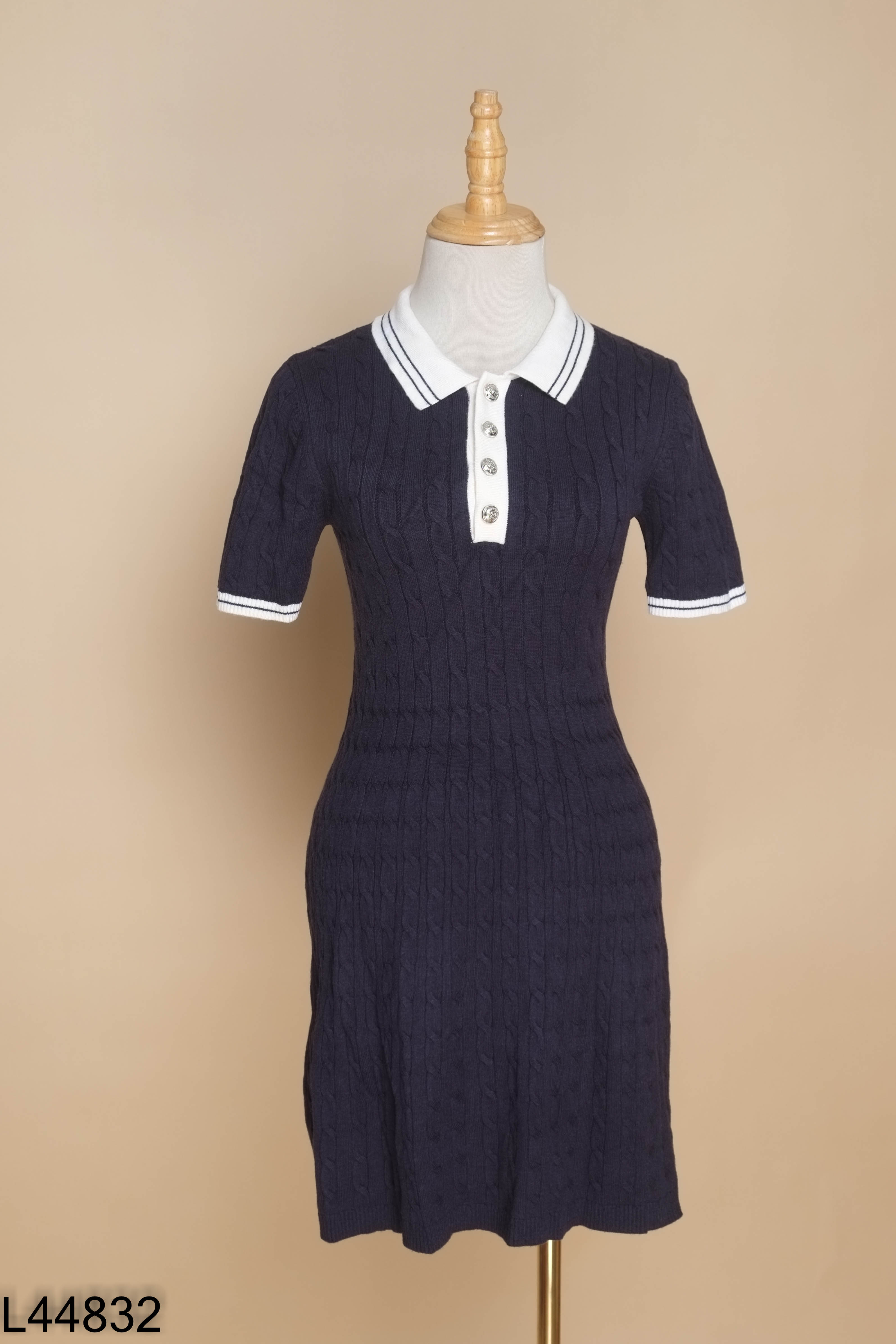 Váy SHEMODA xanh len cổ kem