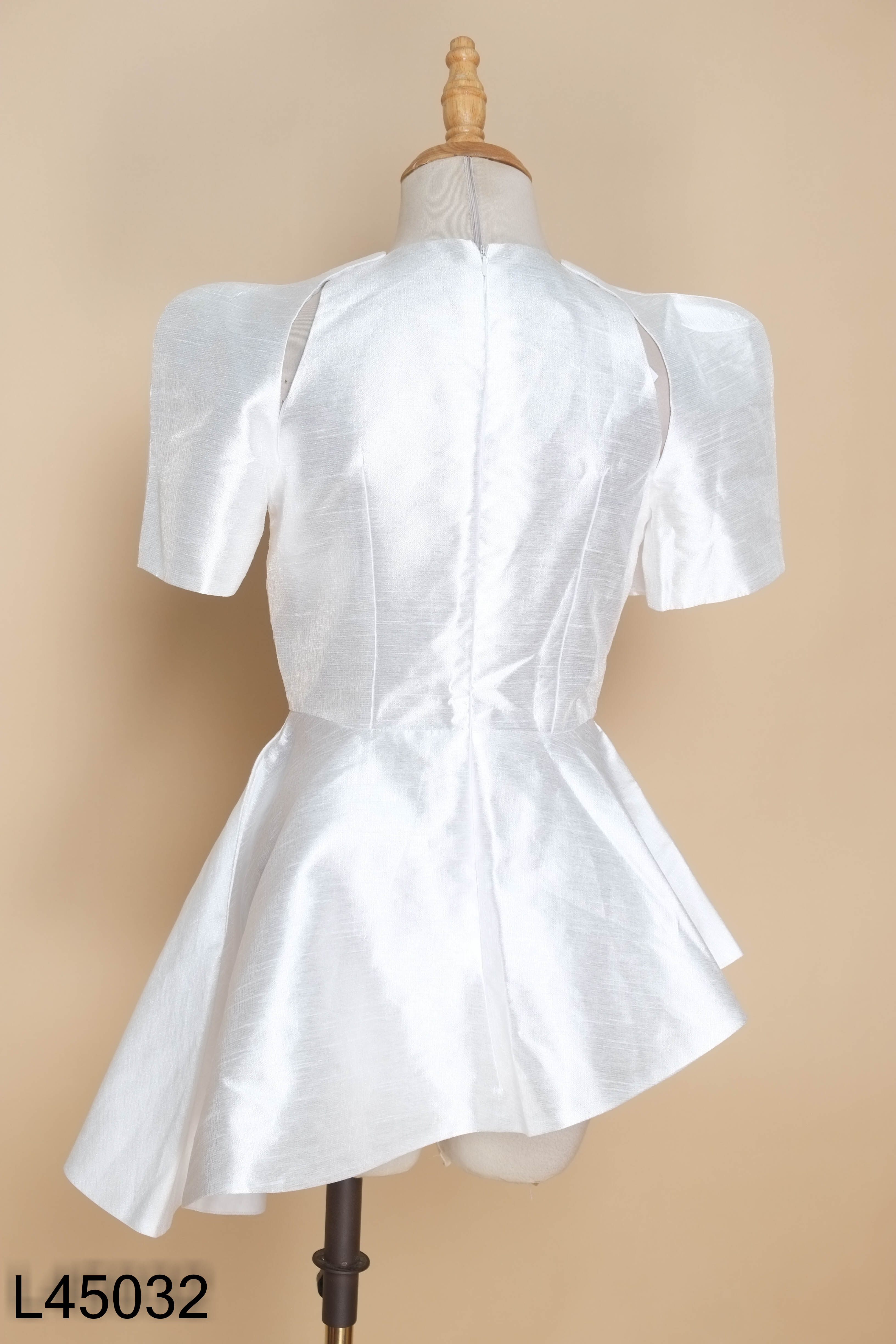 Áo tweed trắng tà chéo