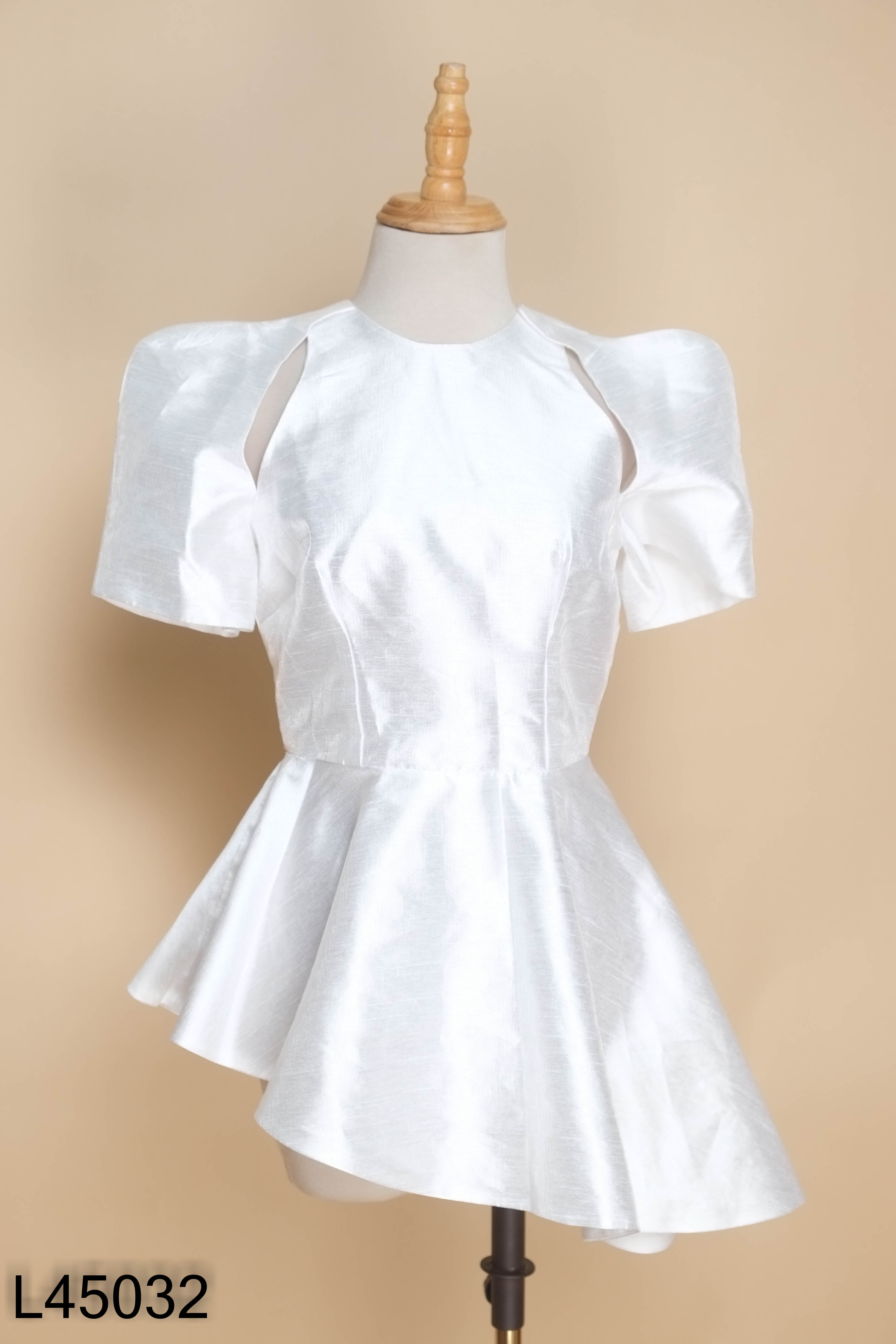 Áo tweed trắng tà chéo