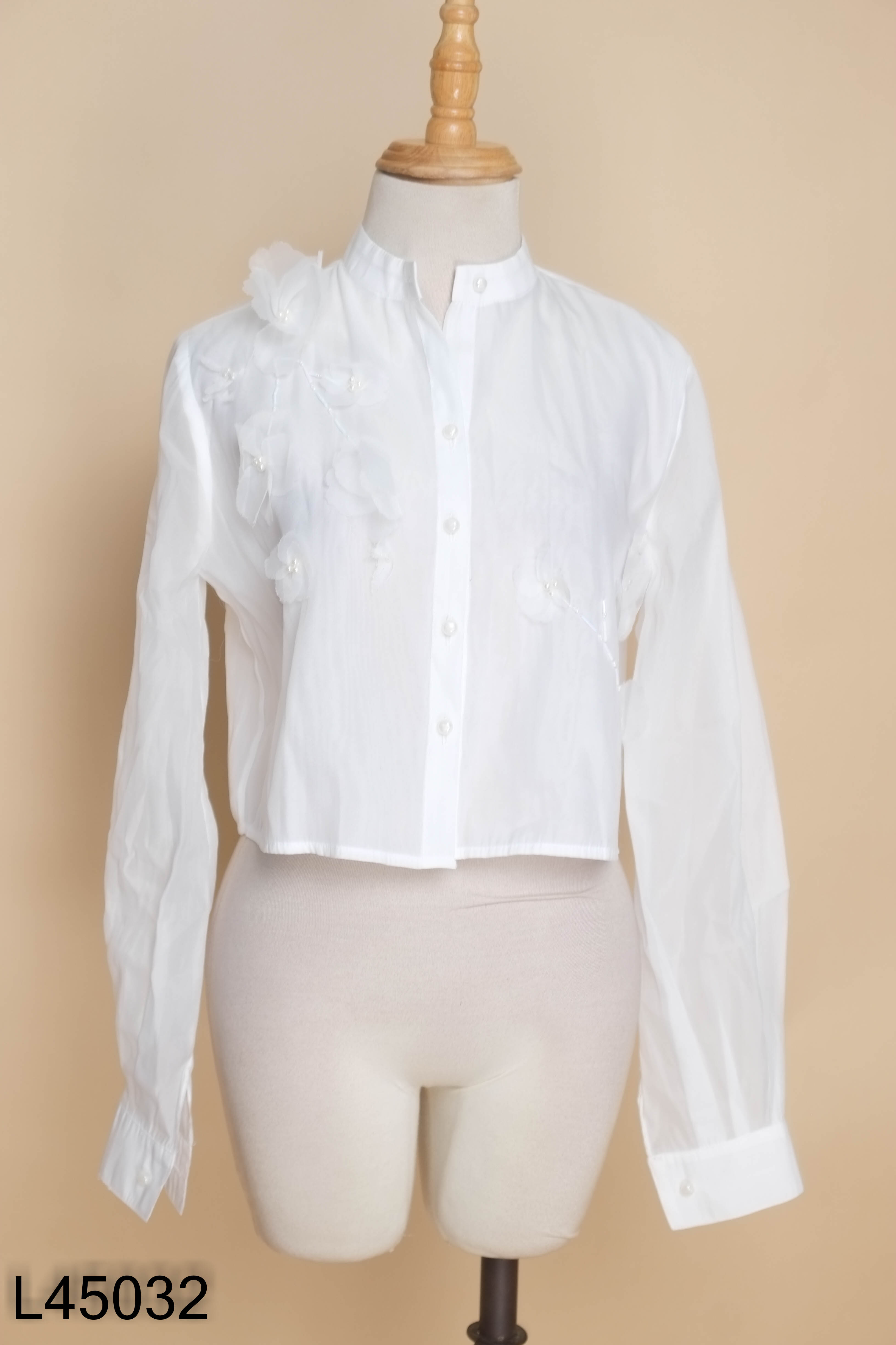 Áo sơ mi voan trắng BOHEE cúc ngọc