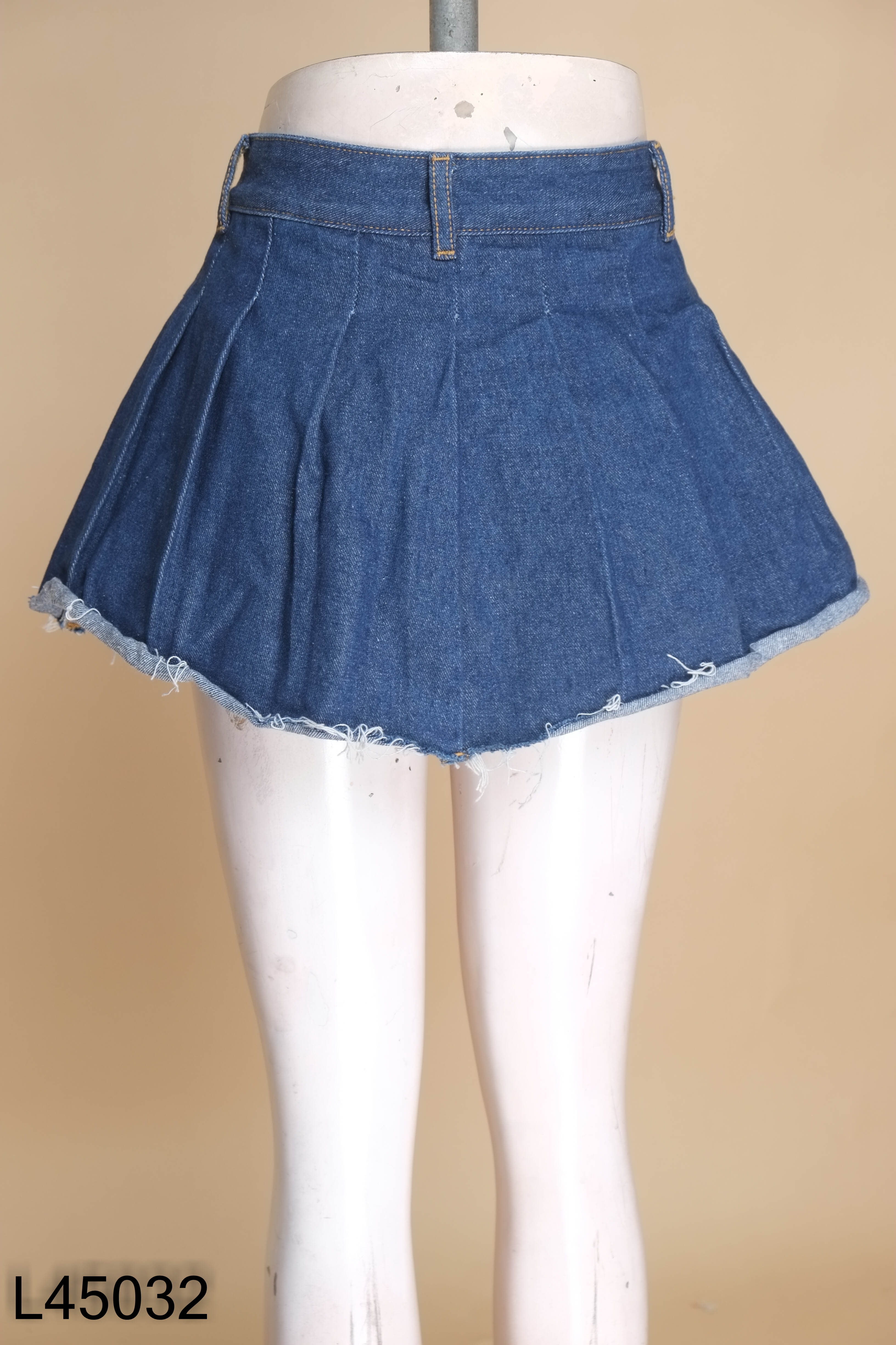 Chân váy jeans xanh tua rua