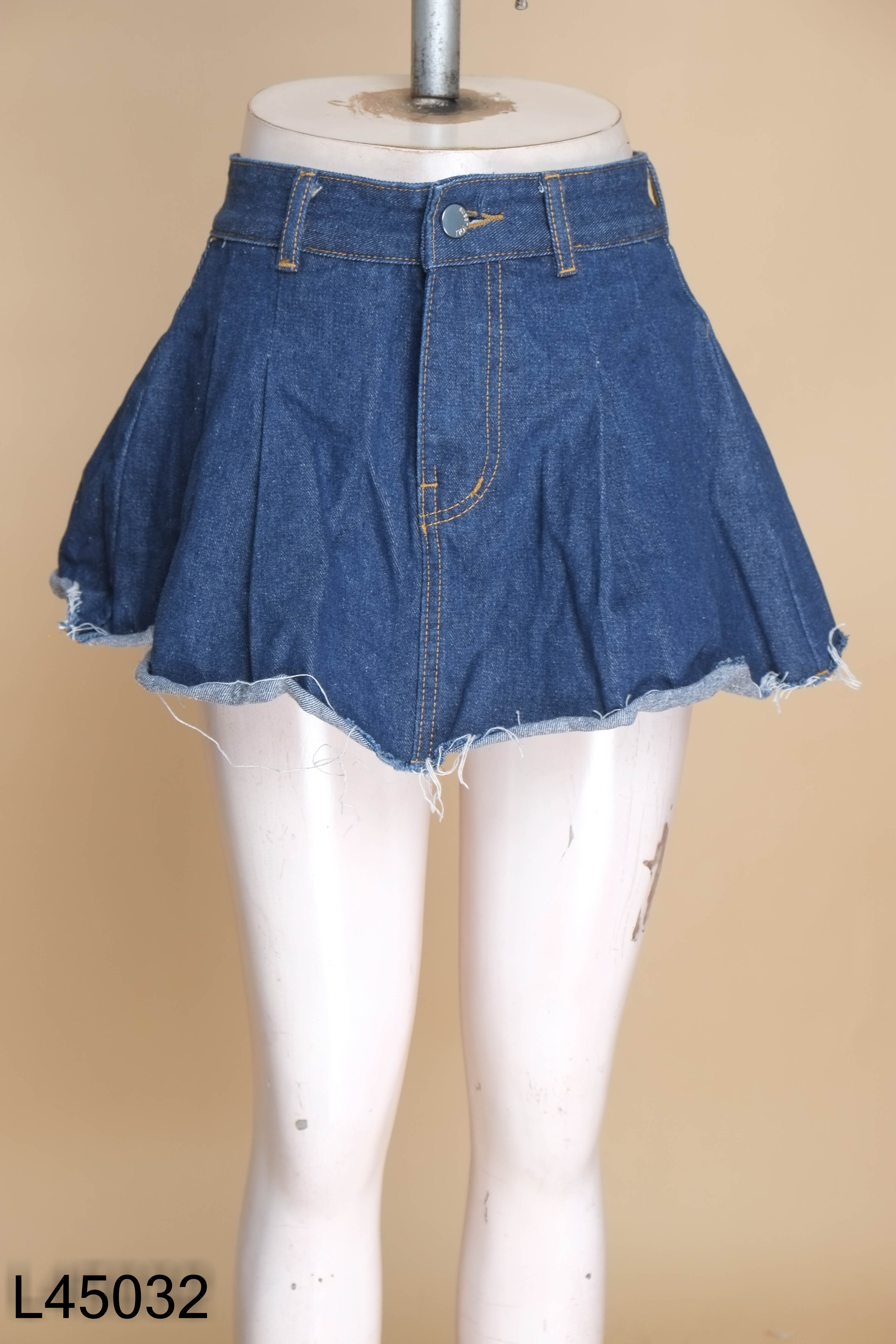 Chân váy jeans xanh tua rua