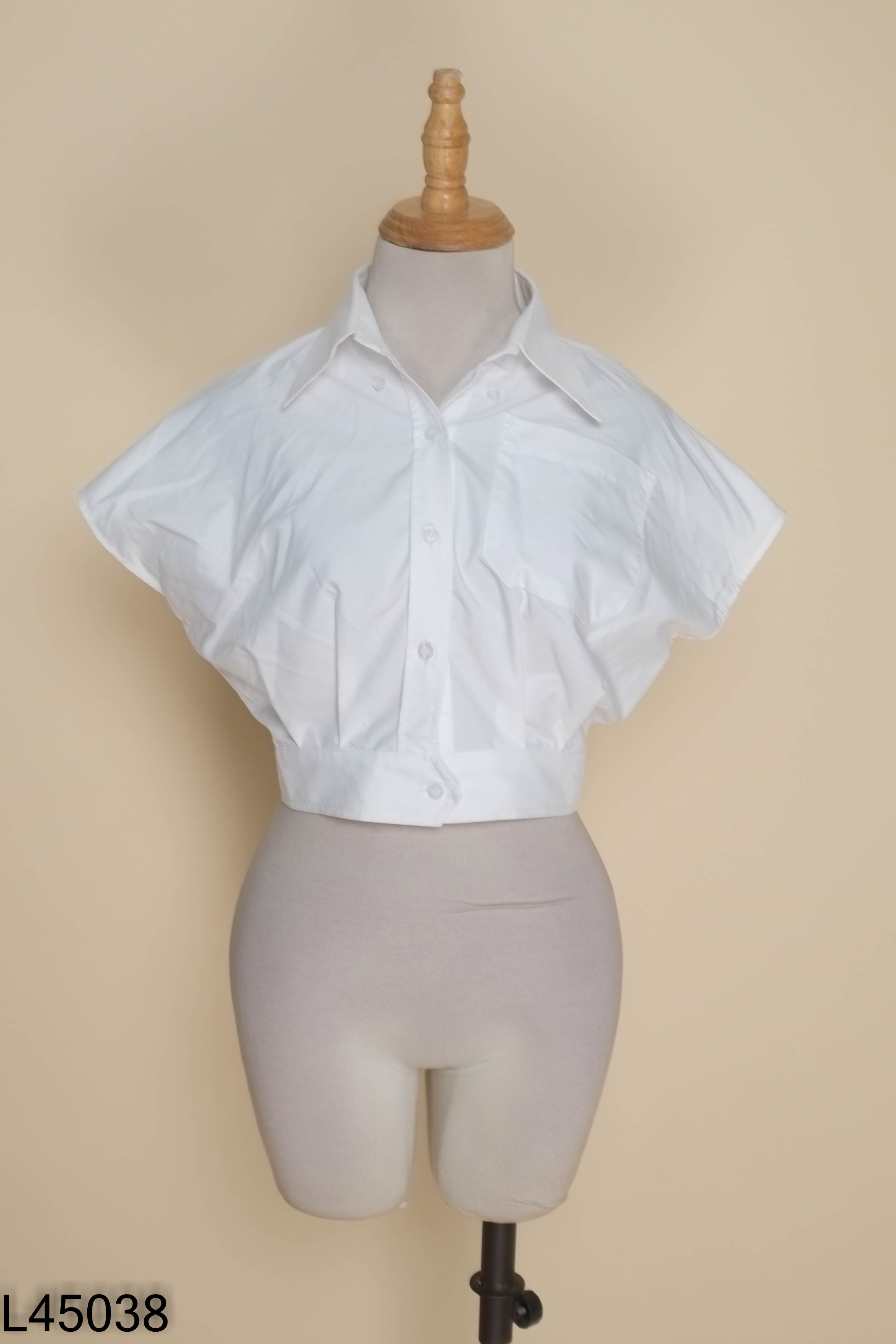 Áo sơ mi trắng croptop