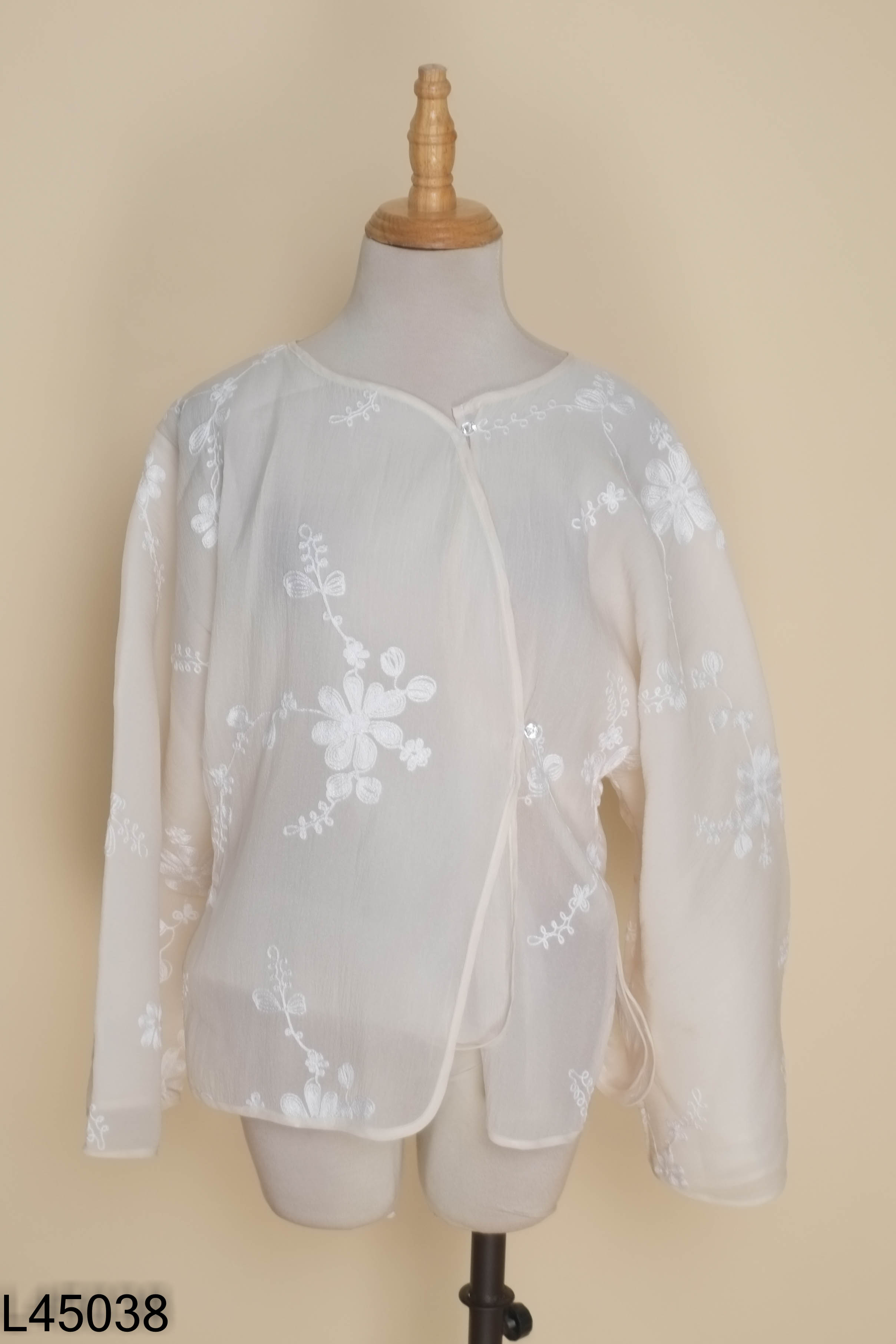 Áo sơ mi voan be họa tiết hoa