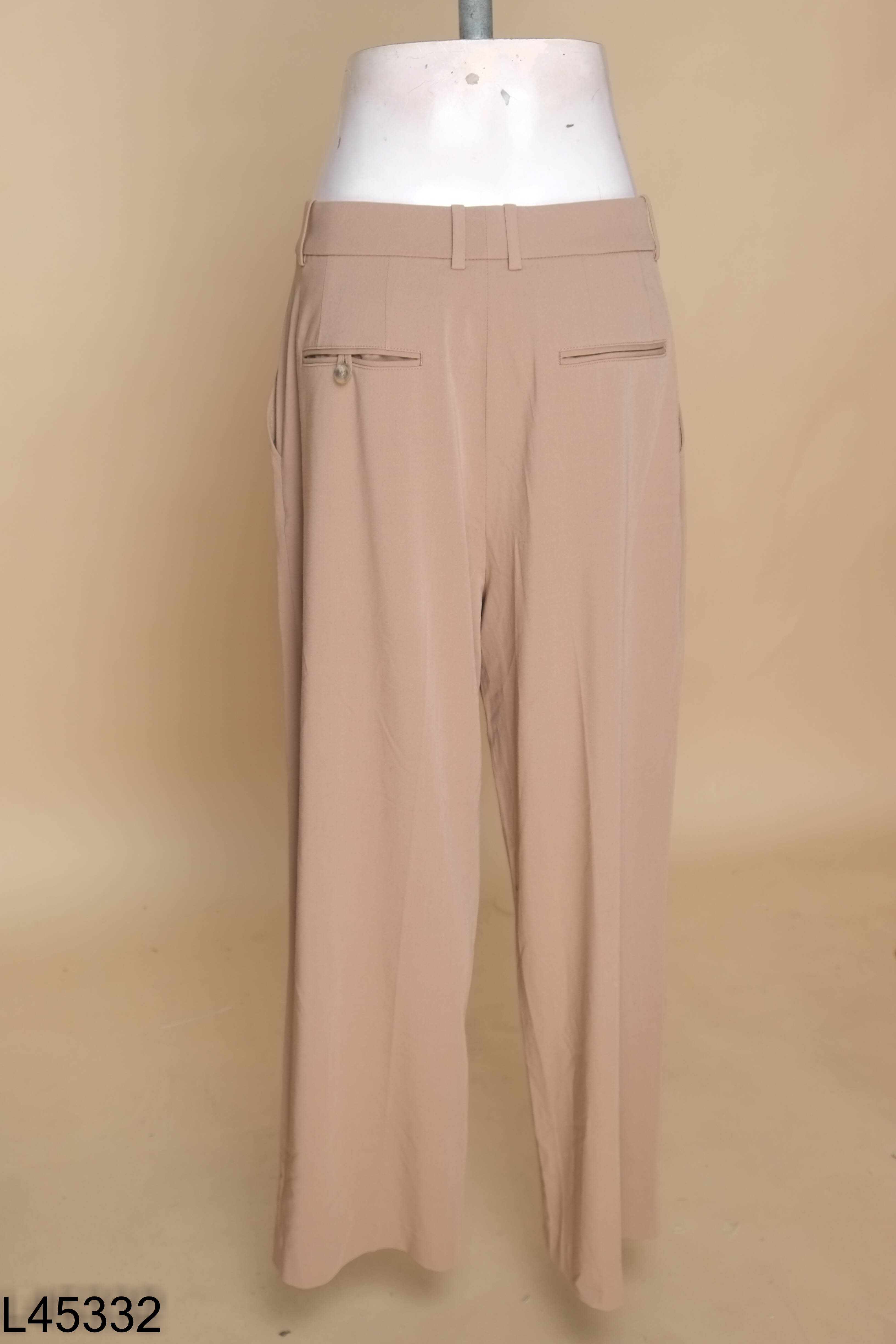 Quần vải nâu UNIQLO trơn suông