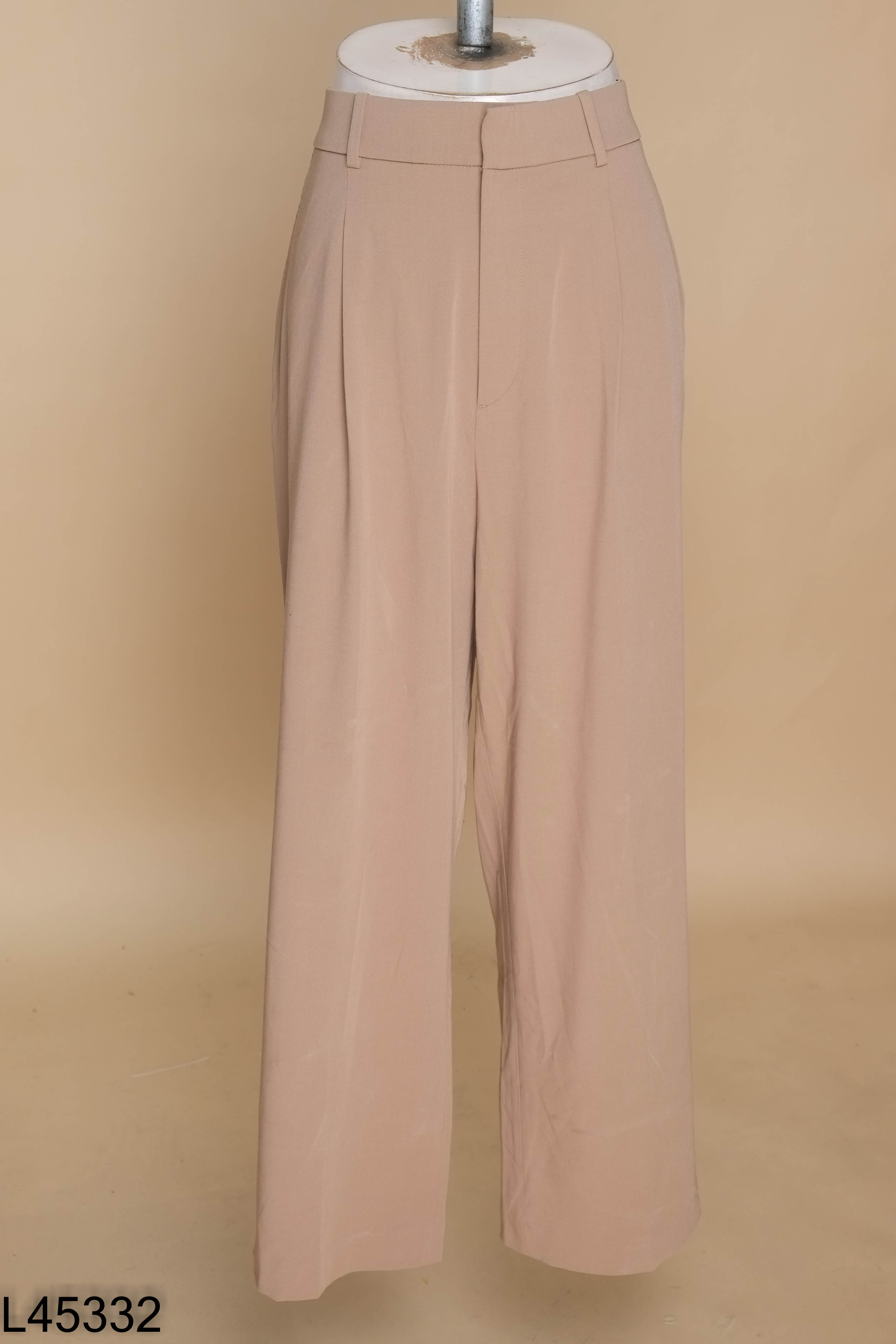 Quần vải nâu UNIQLO trơn suông