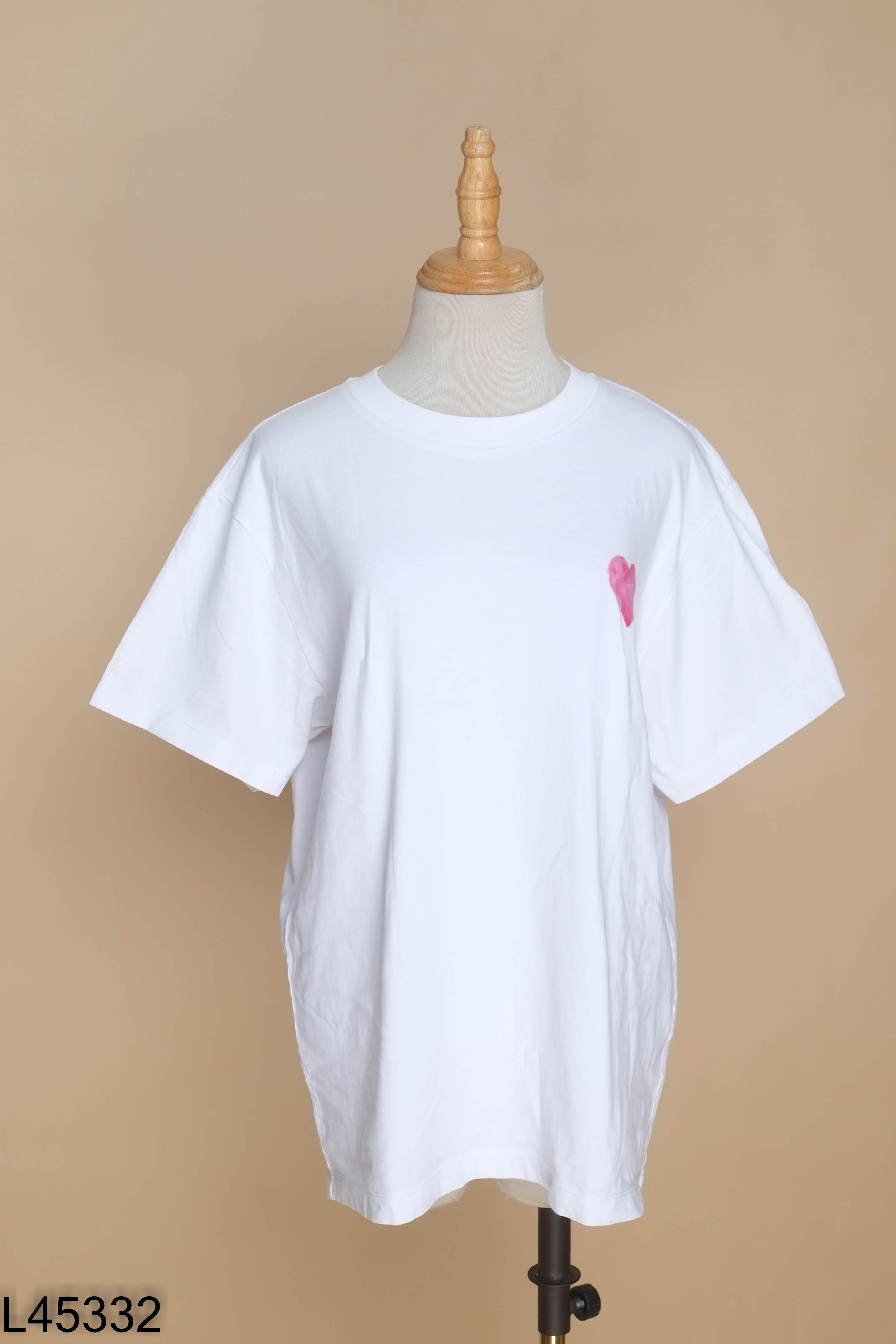 Áo thu trắng UNIQLO in hình