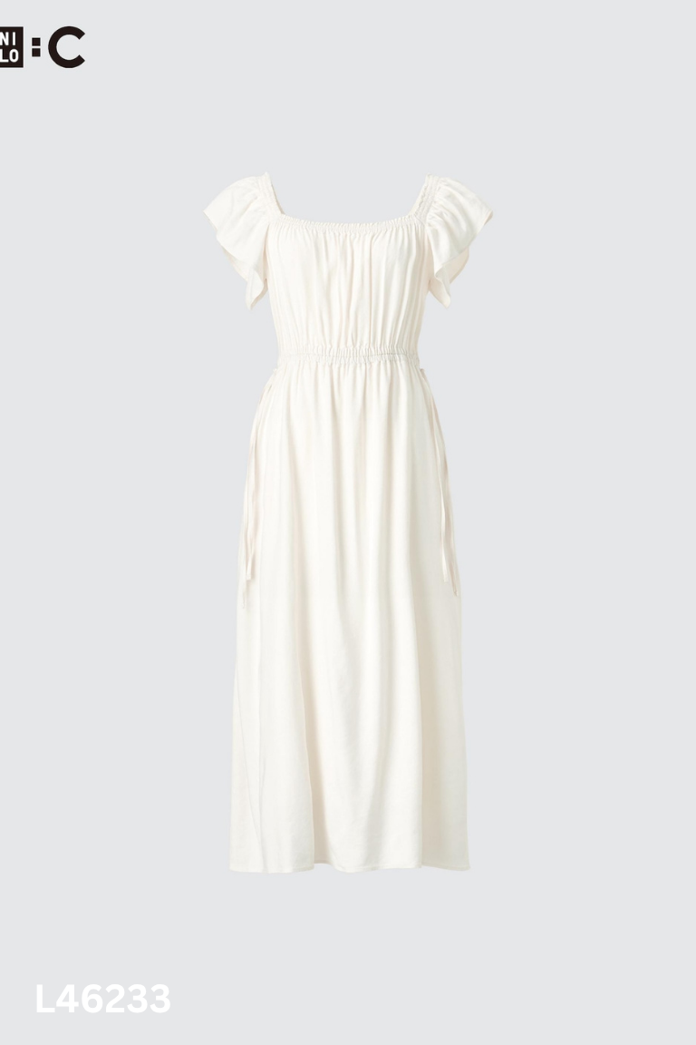 Váy trắng UNIQLO khoét lưng