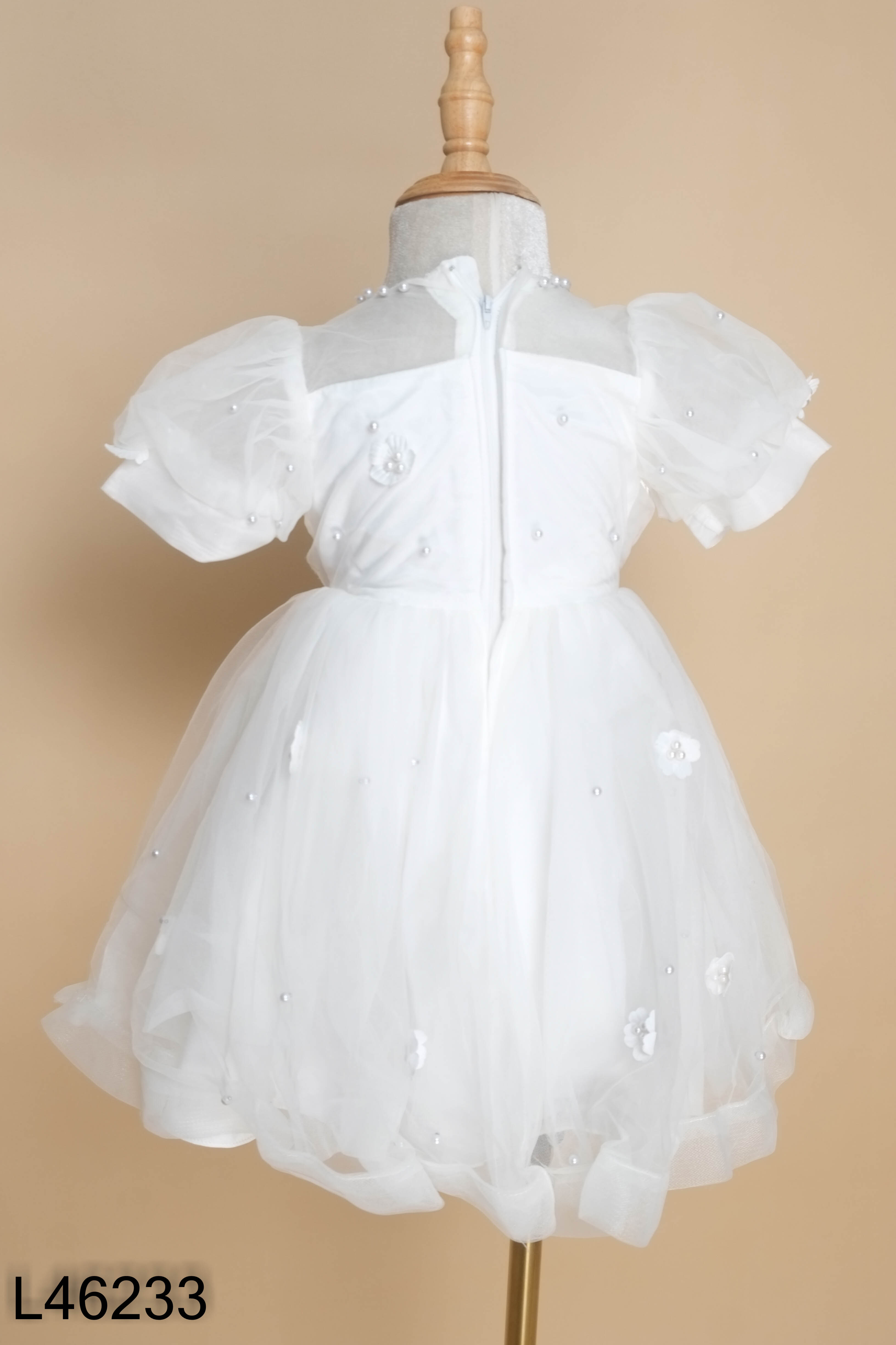 Váy trắng bồng đính ngọc kids