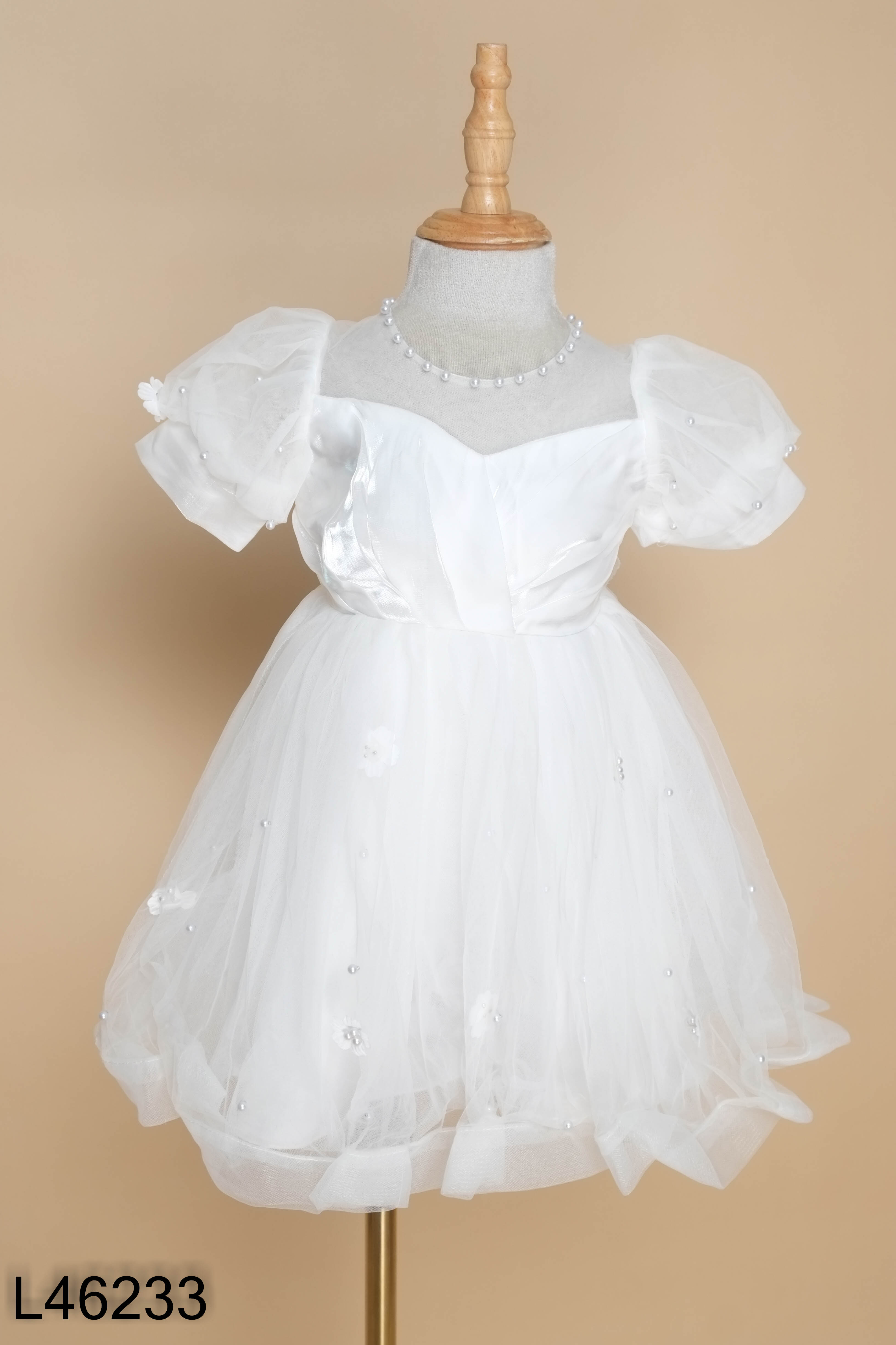 Váy trắng bồng đính ngọc kids