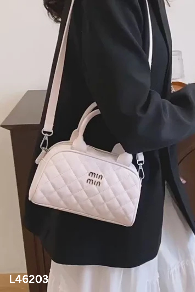 NEWTAG Túi xách da hồng kèm charm gấu