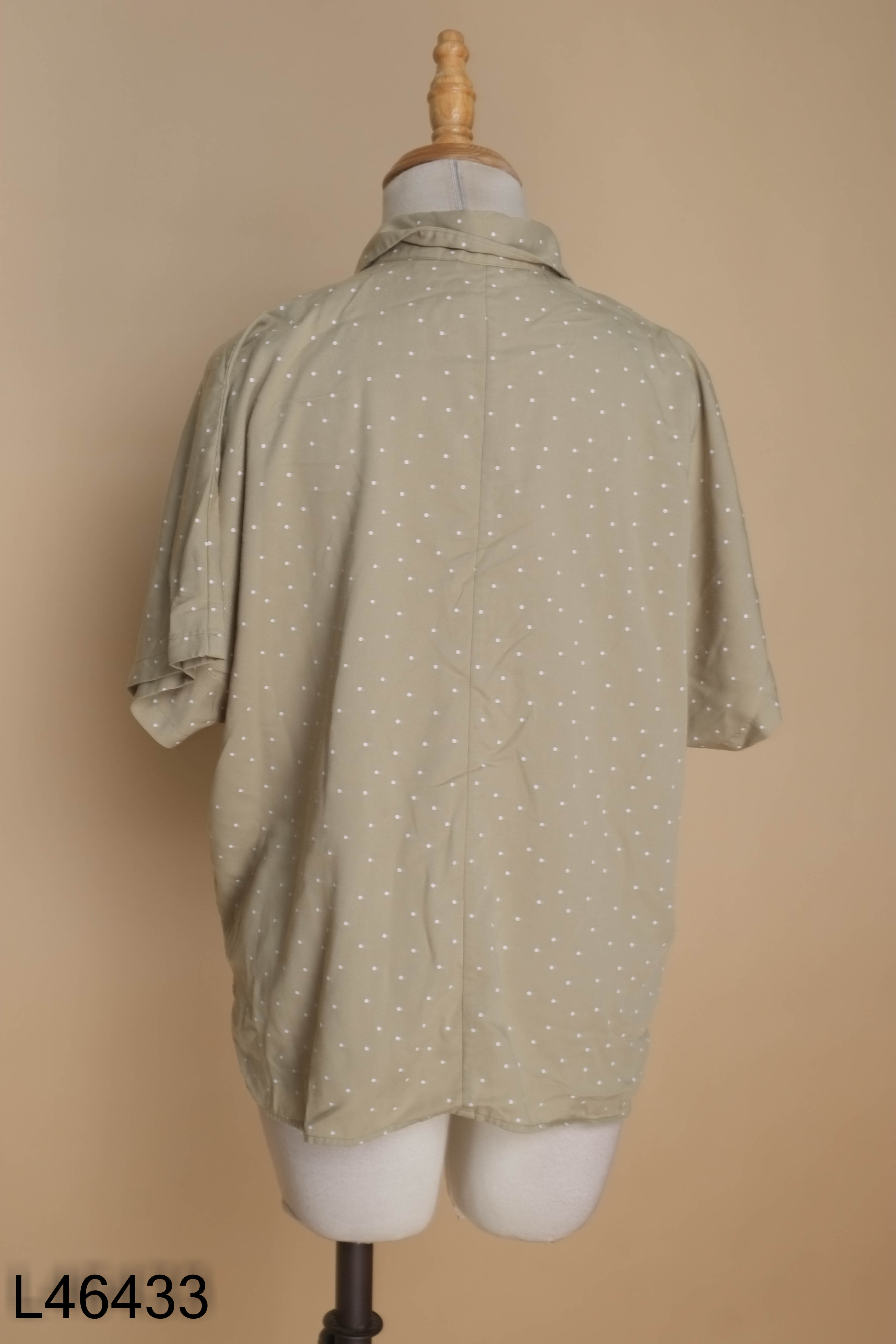 Áo sơ mi UNIQLO xanh chấm bi