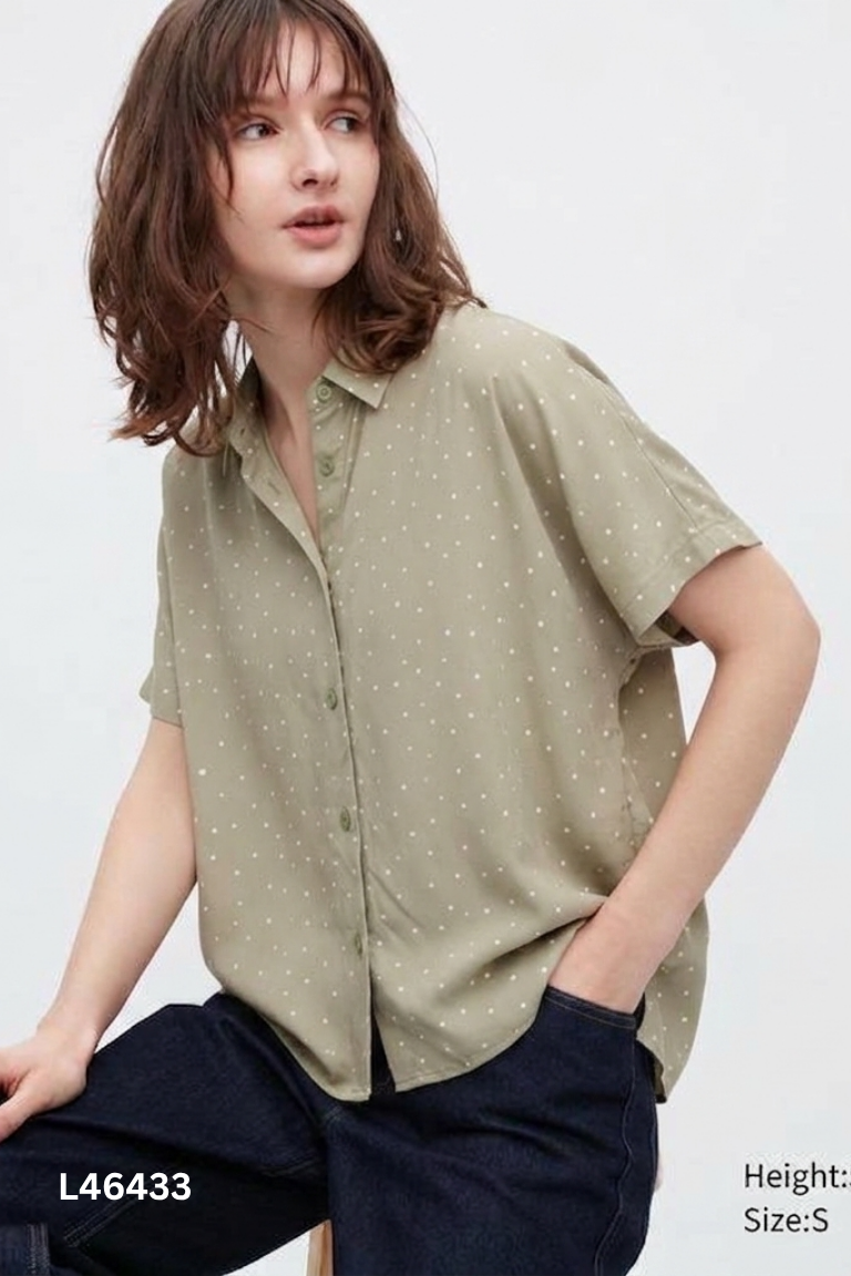 Áo sơ mi UNIQLO xanh chấm bi
