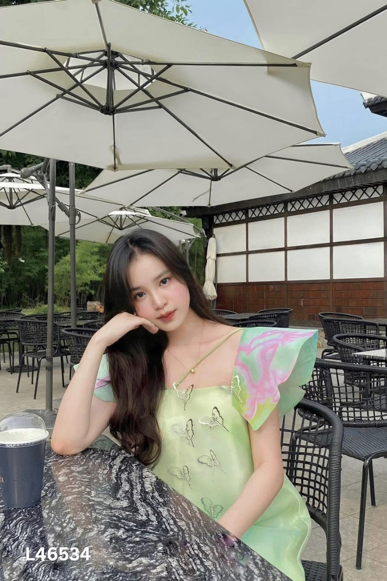 Váy voan xanh suông họa tiết bướm