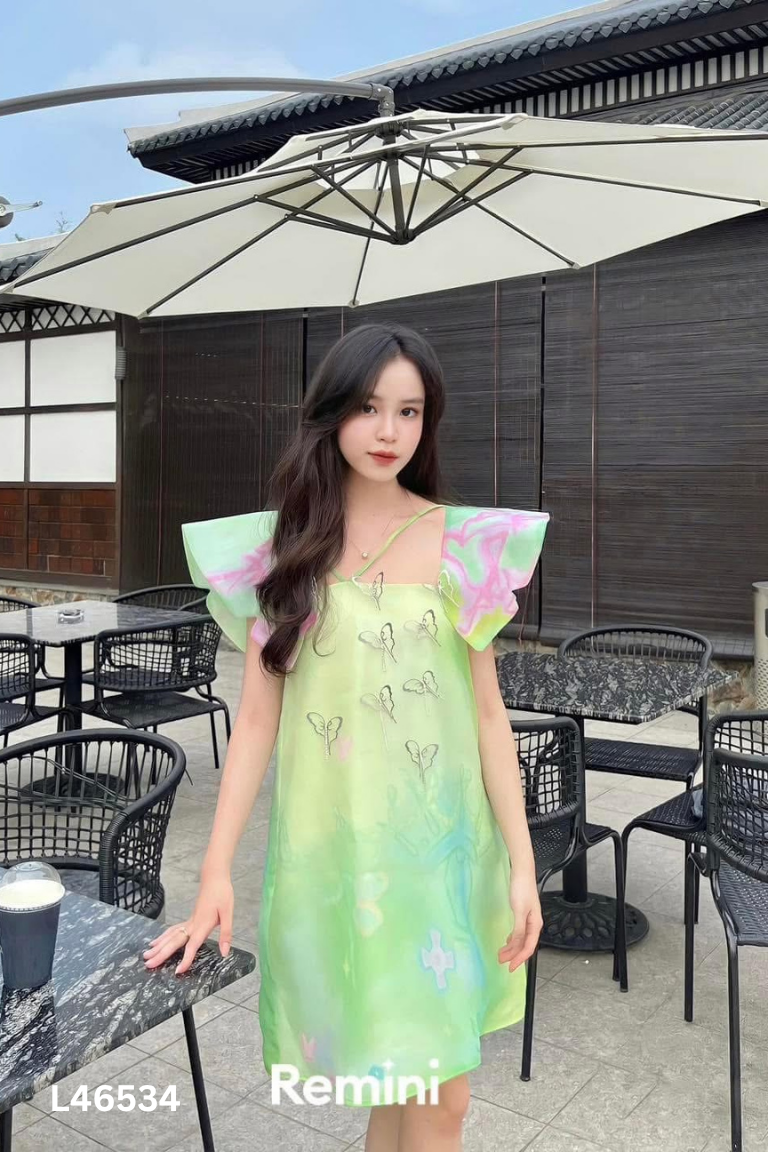 Váy voan xanh suông họa tiết bướm