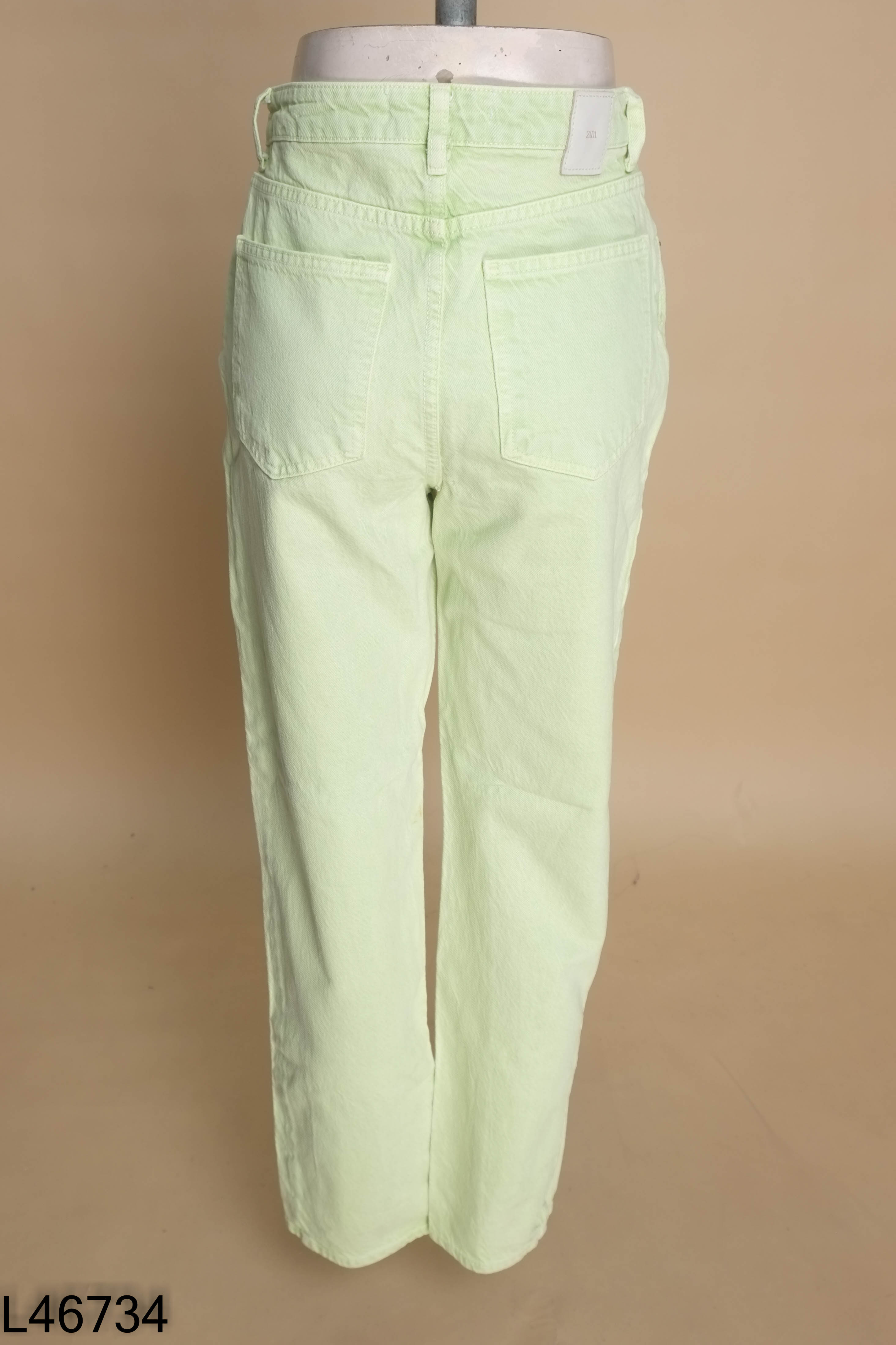 Quần jeans xanh chuối suông