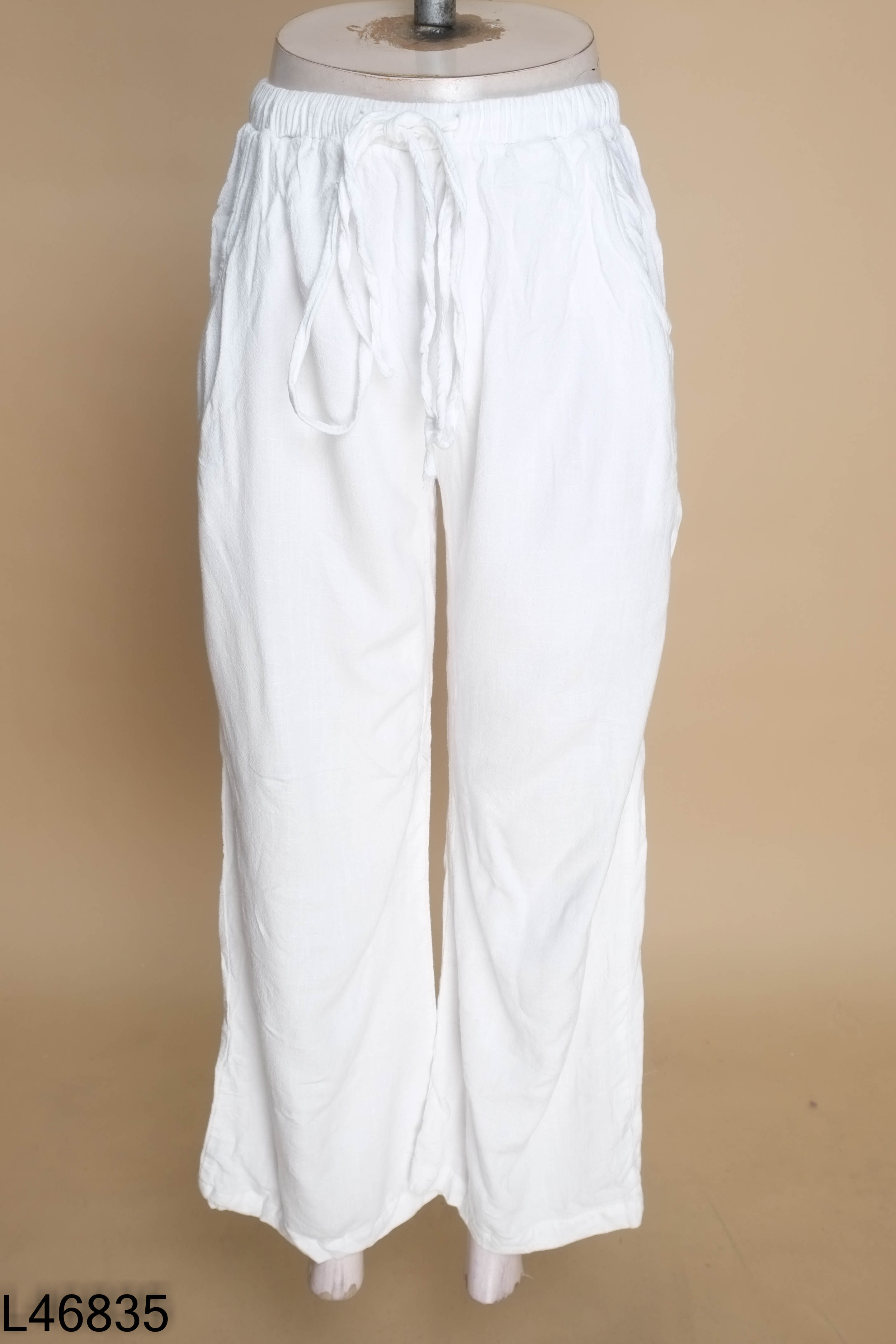 Quần BEELY trắng suông