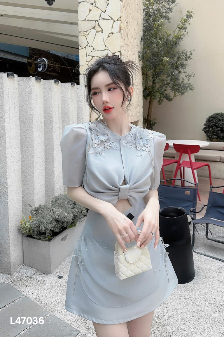 NEWTAG SET Áo ghi đính hoa + Chân váy ghi hoa