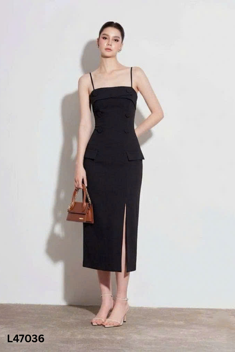 Váy đen RECHIC dây phối khuy