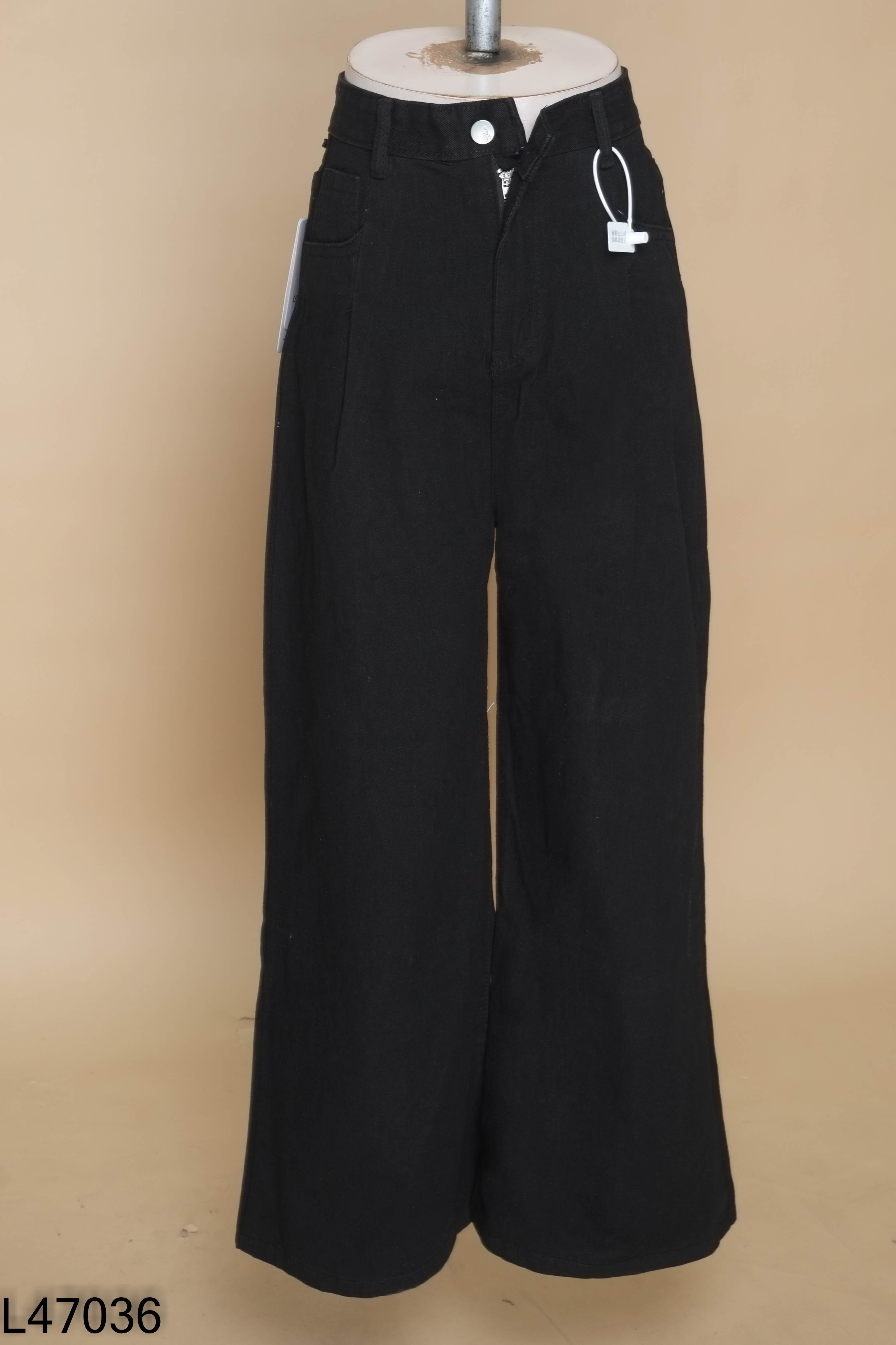 NEWTAG Quần jeans đen DAZY ống rộng