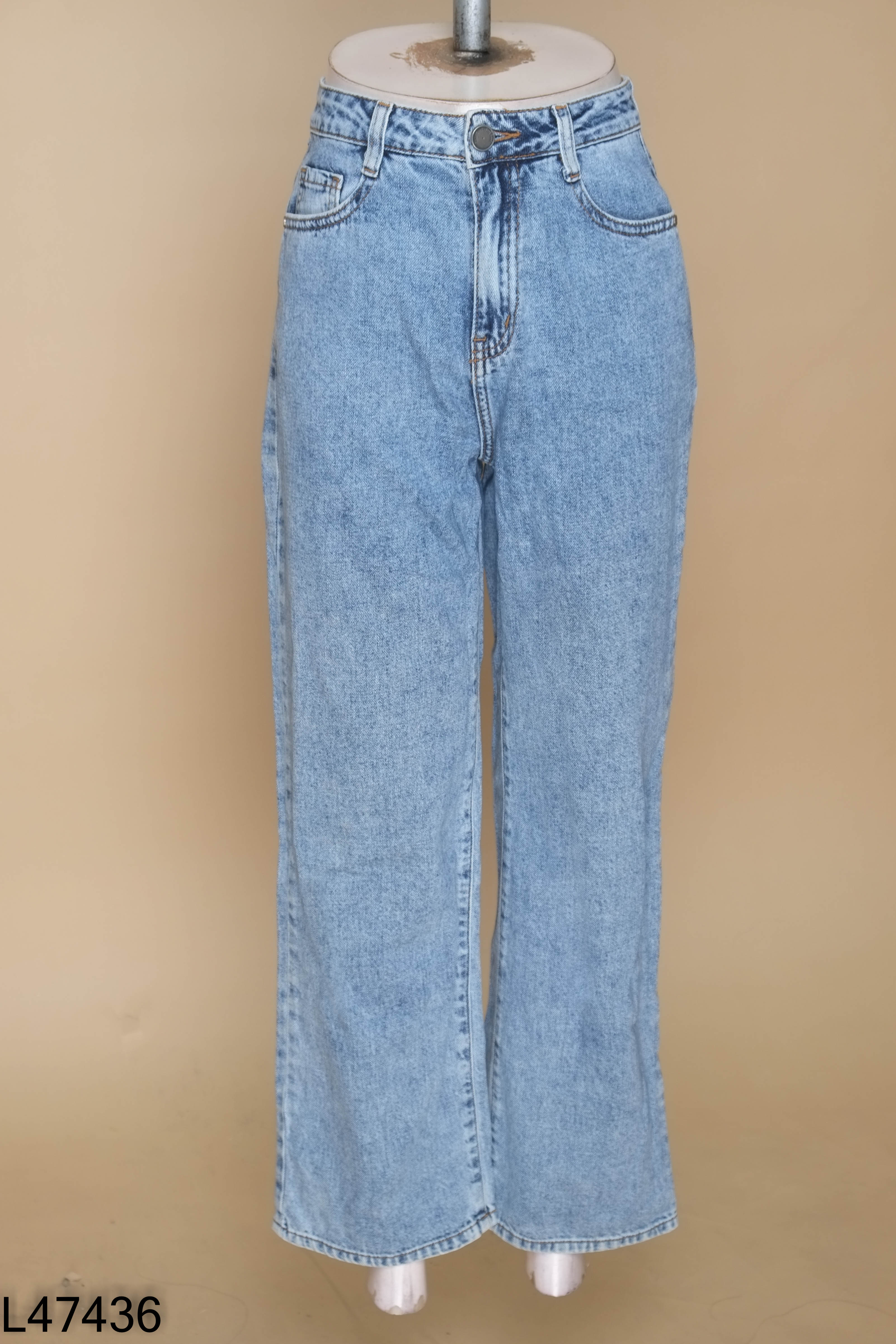 Quần jeans xanh suông