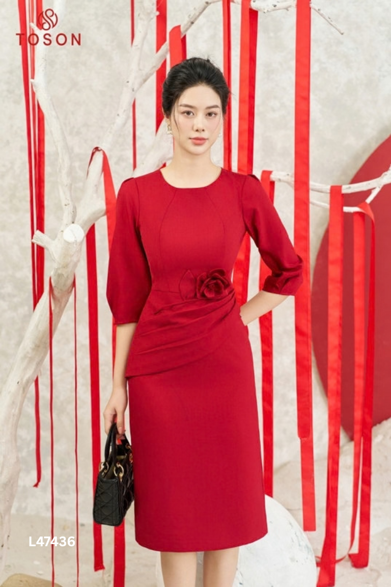 Váy dài tay đỏ TOSON đính hoa