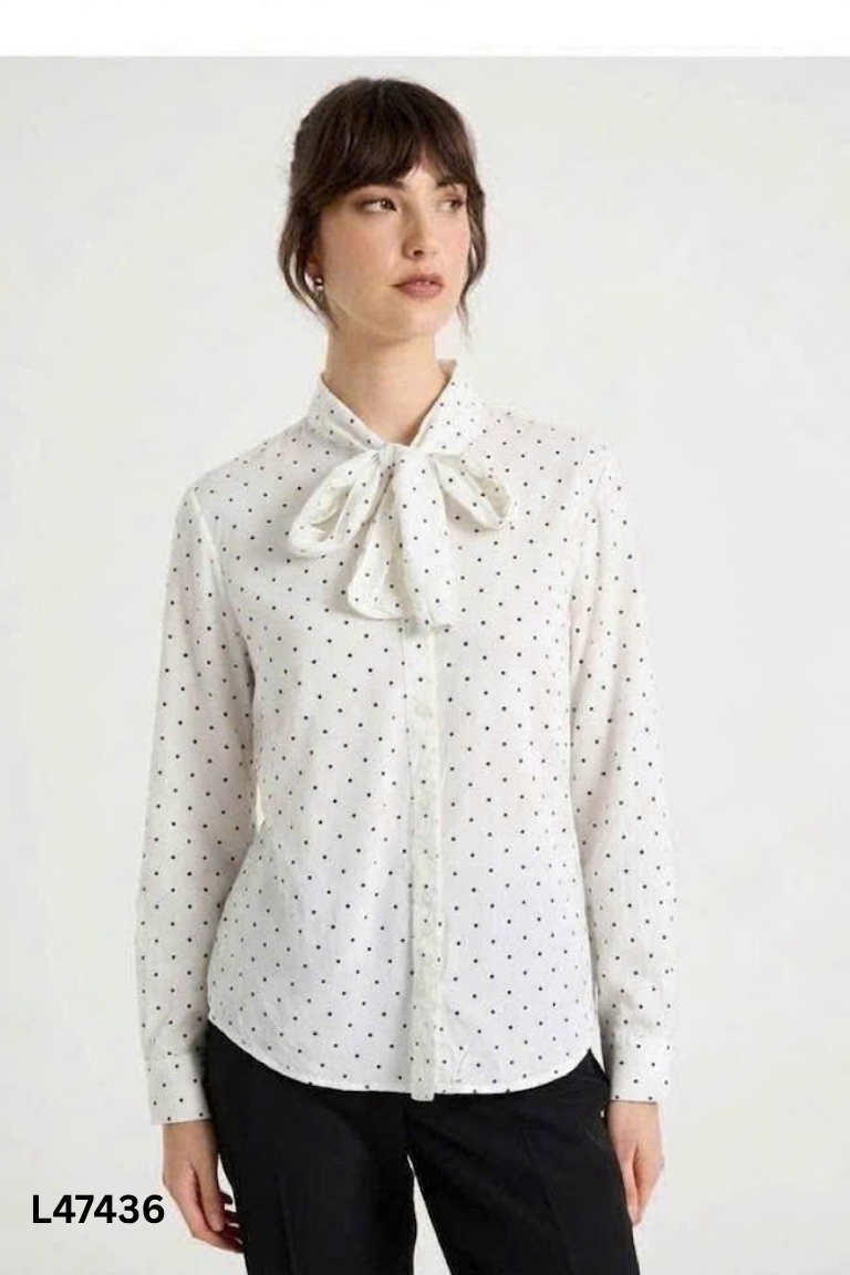 Áo be UNIQLO dài tay chấm bi