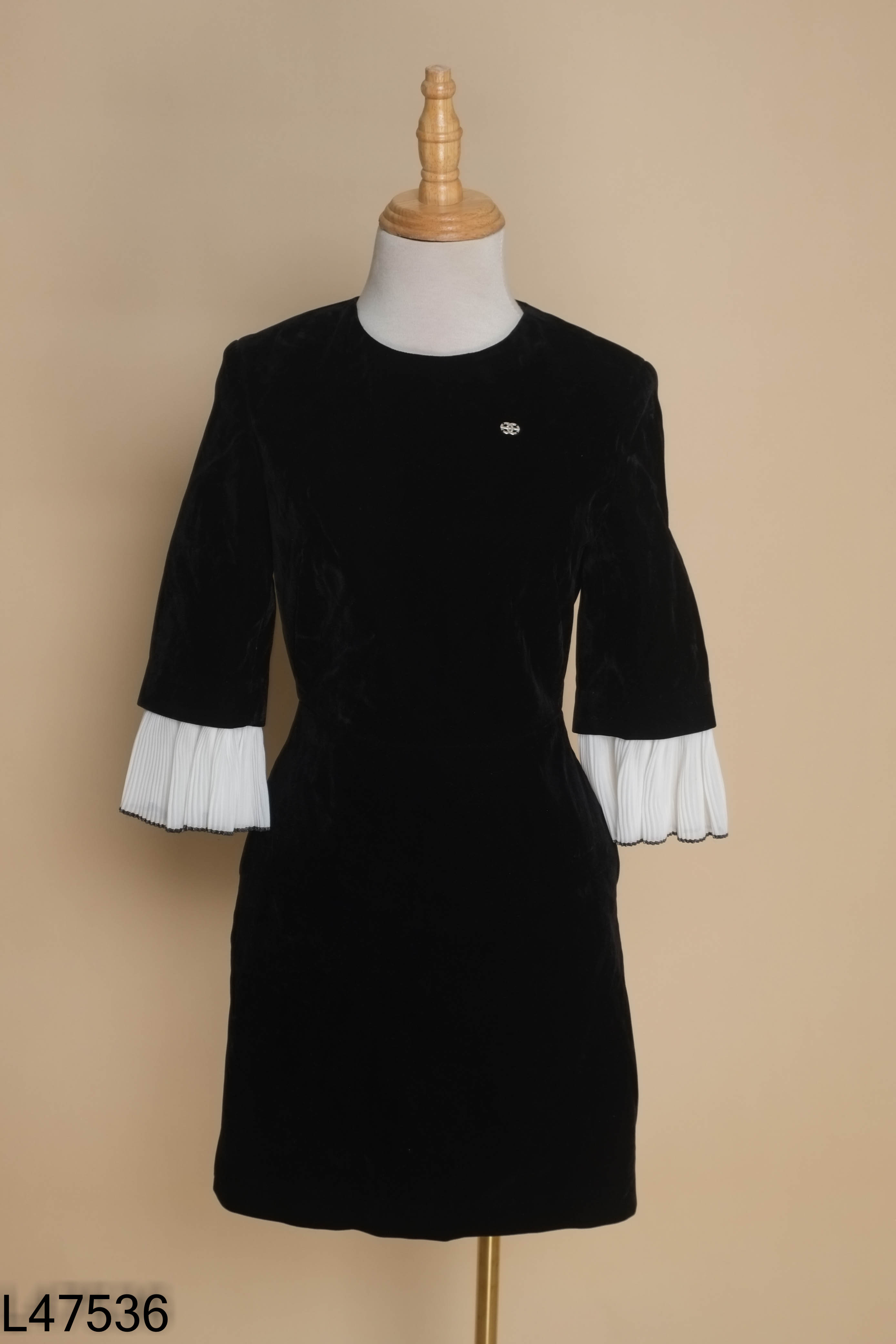 Váy nhung đen ELISE tay dập li