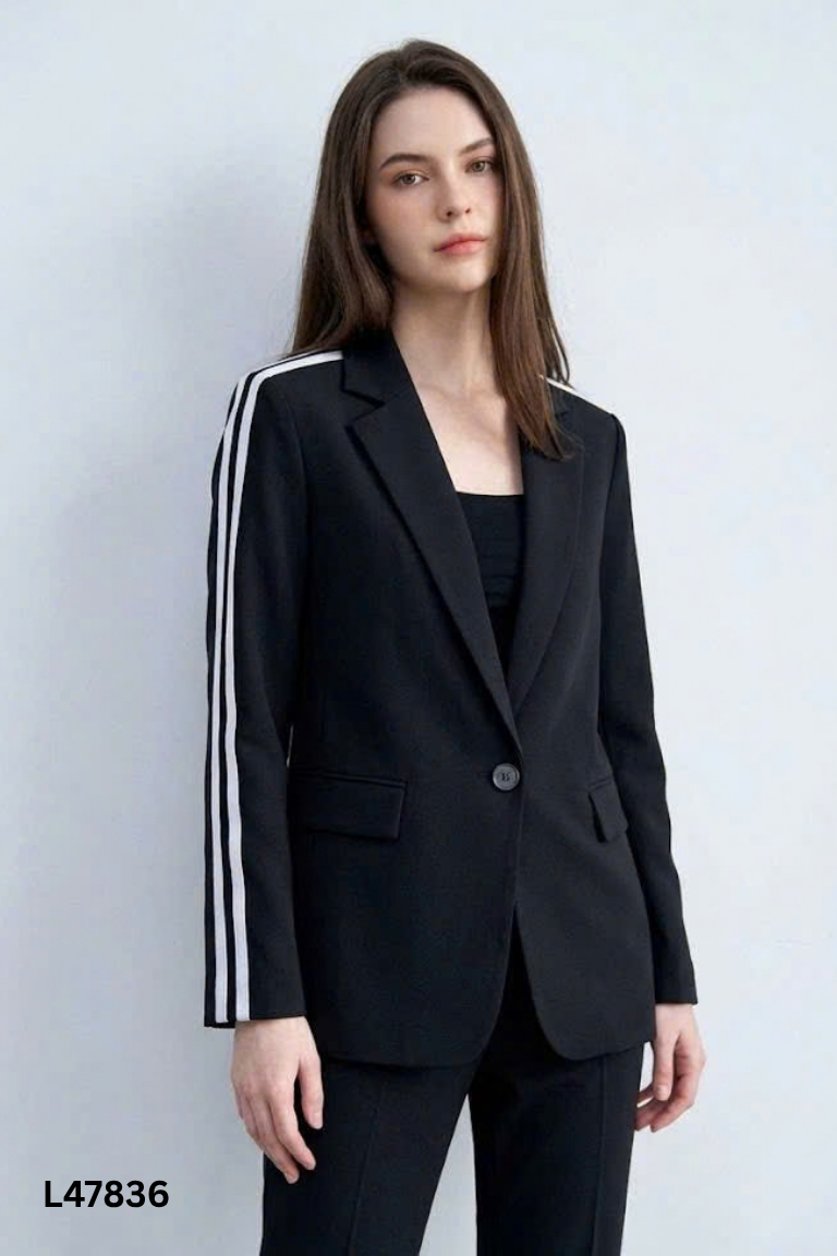 Áo khoác blazer đen sọc trắng ADORE DRESS