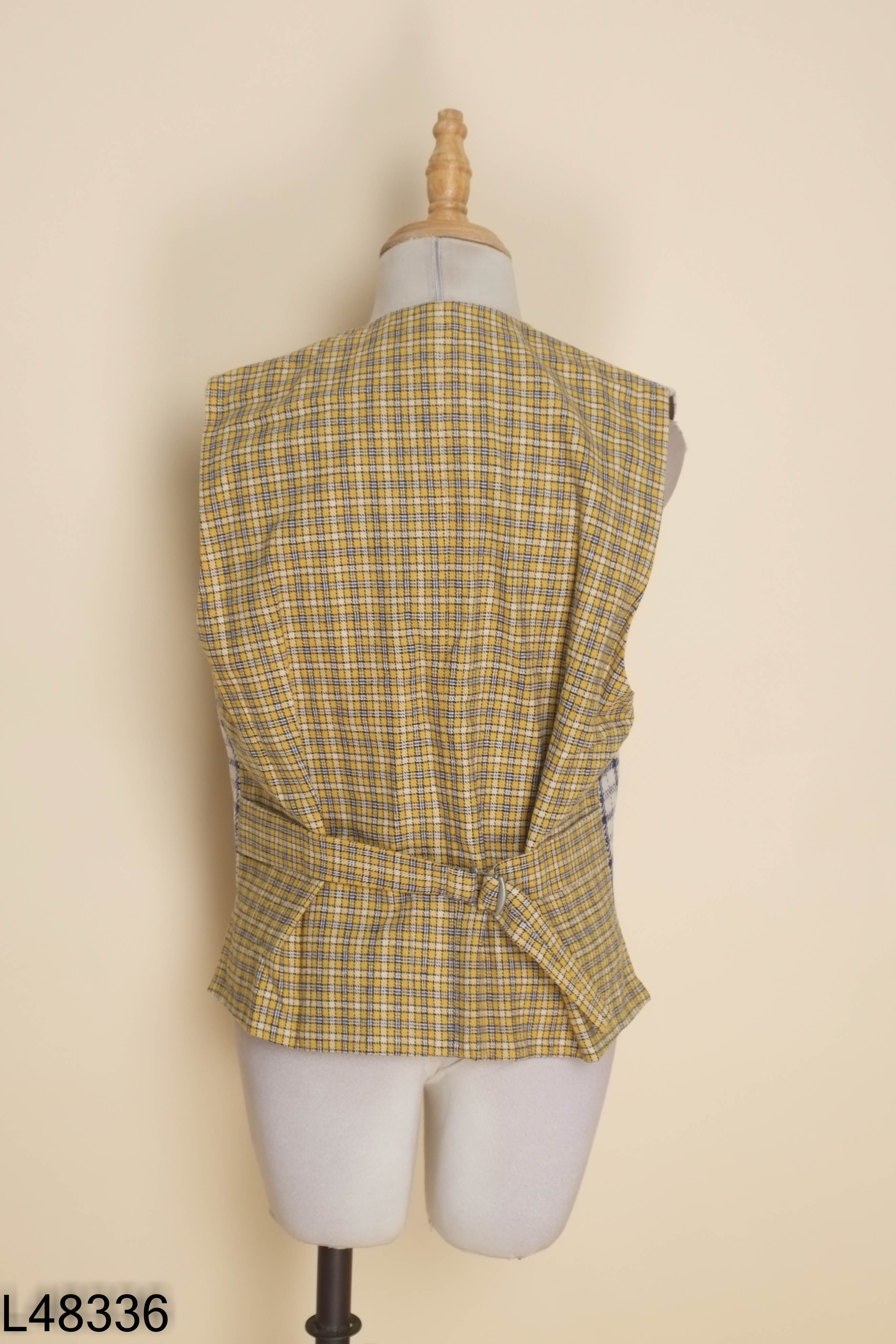 Áo vest UNIQLO be + vàng caro