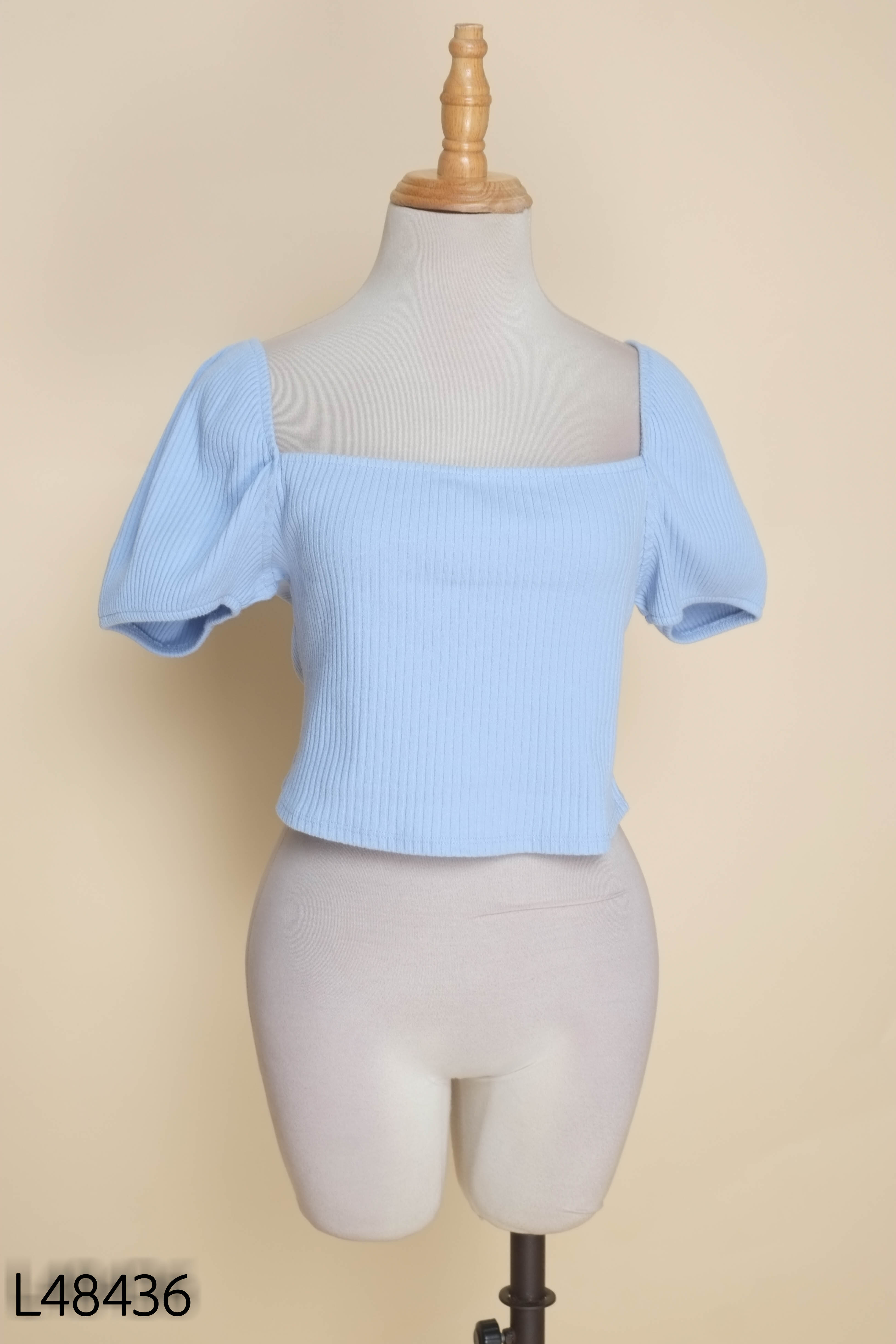 Áo xanh gân cổ vuông dáng ngắn