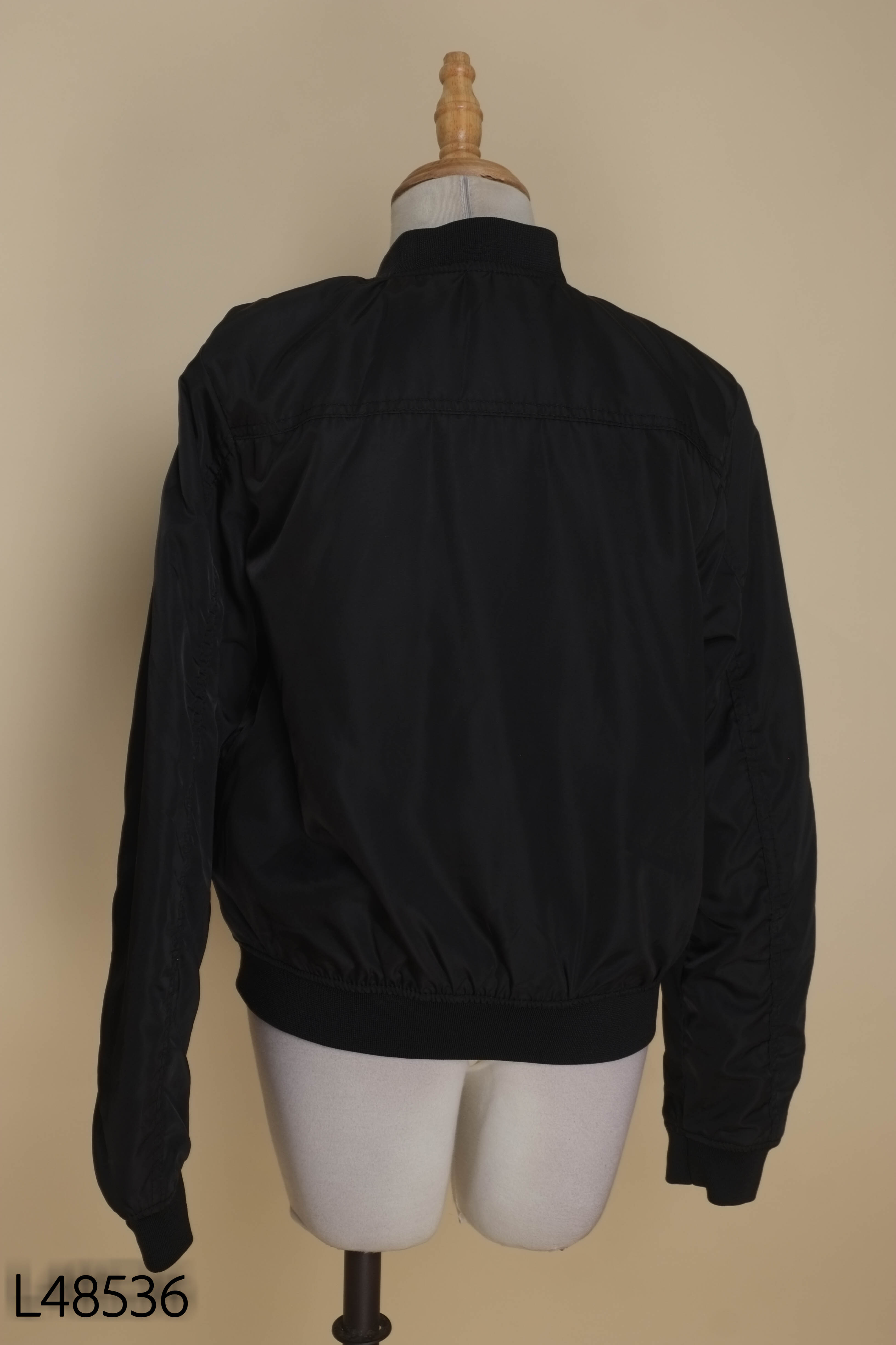 Áo bomber PULL&BEAR đen